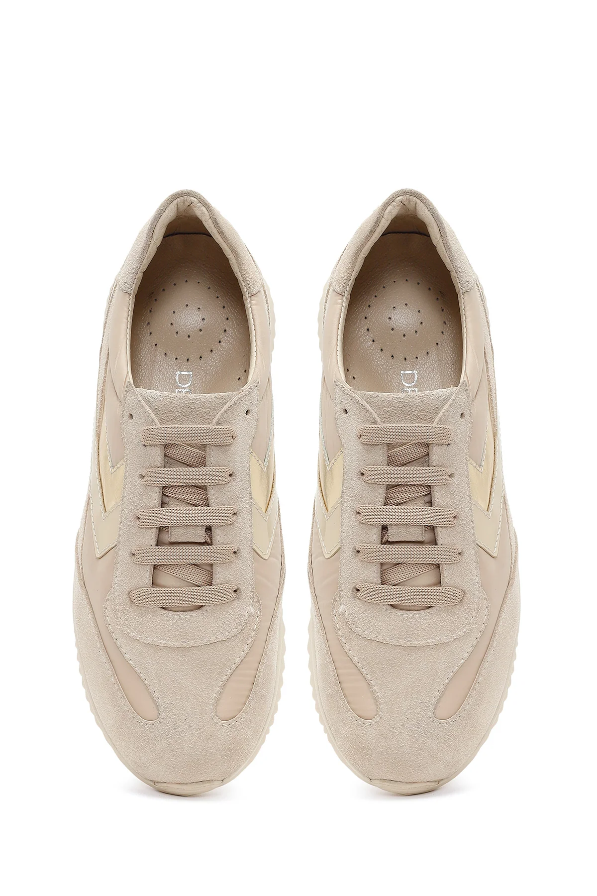 Kadın Bej Bağcıklı Süet Deri Sneaker - Image 4