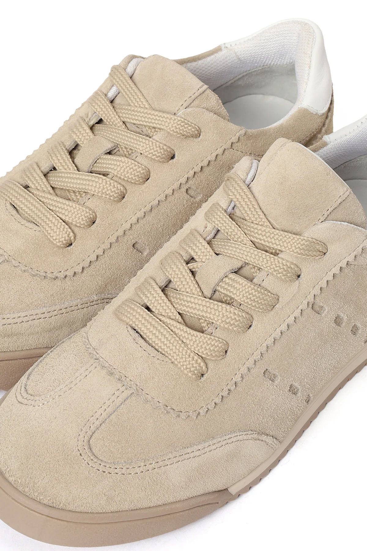 Kadın Bej Bağcıklı Süet Deri Sneaker - Image 10