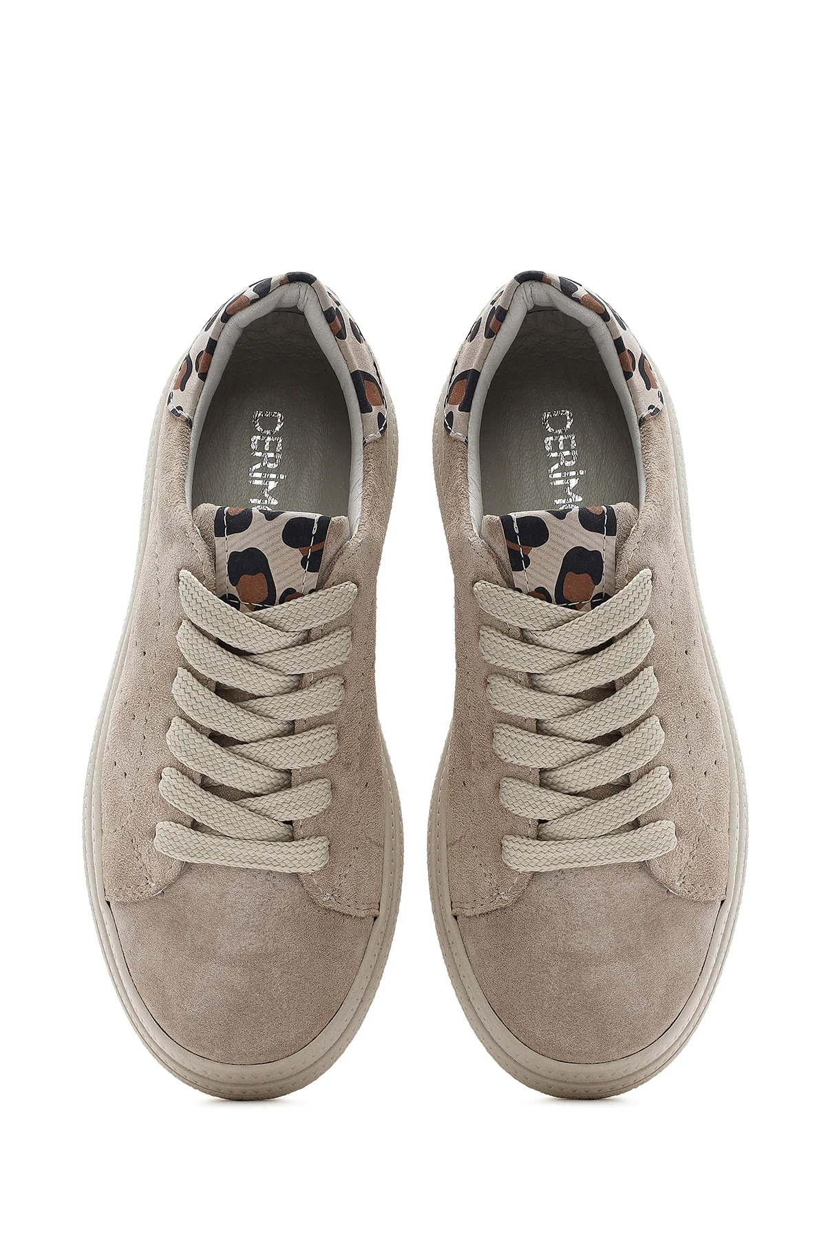 Kadın Bej Bağcıklı Süet Deri Sneaker - Image 5