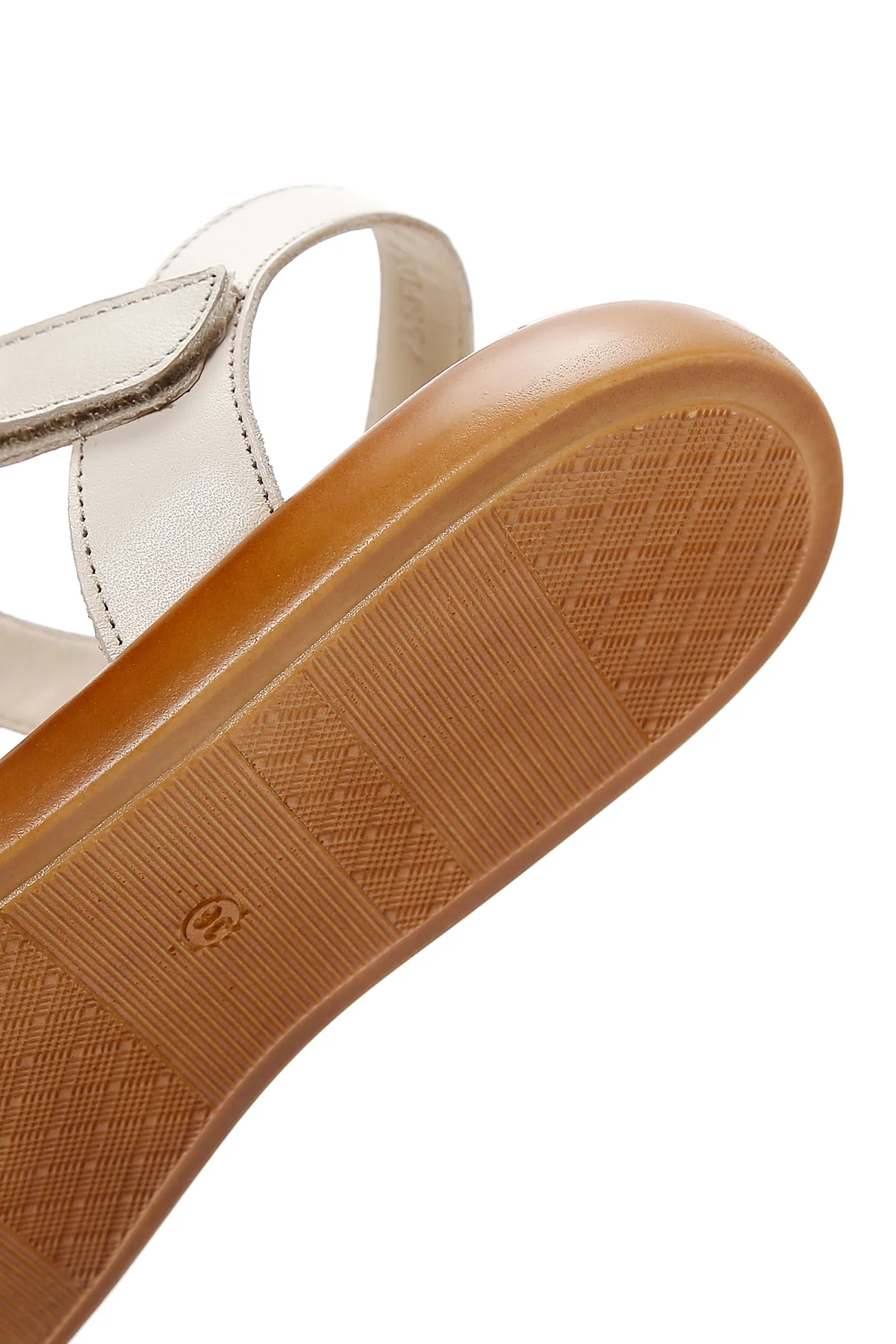 Kadın Bej Bilekten Bantlı Deri Comfort Sandalet - Image 8