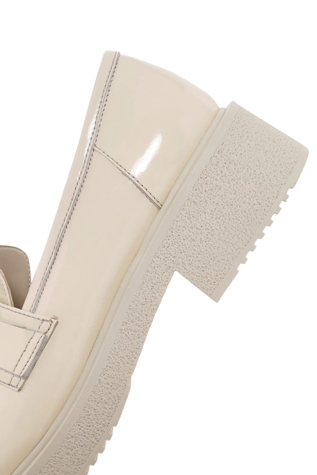 Kadın Bej Deri Rugan Maskülen Loafer - Image 7