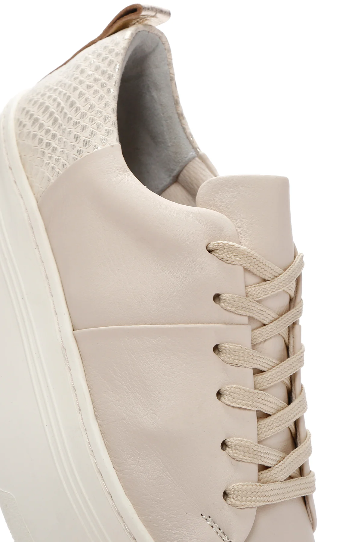 Kadın Bej Kalın Tabanlı Bağcıklı Deri Sneaker - Image 10