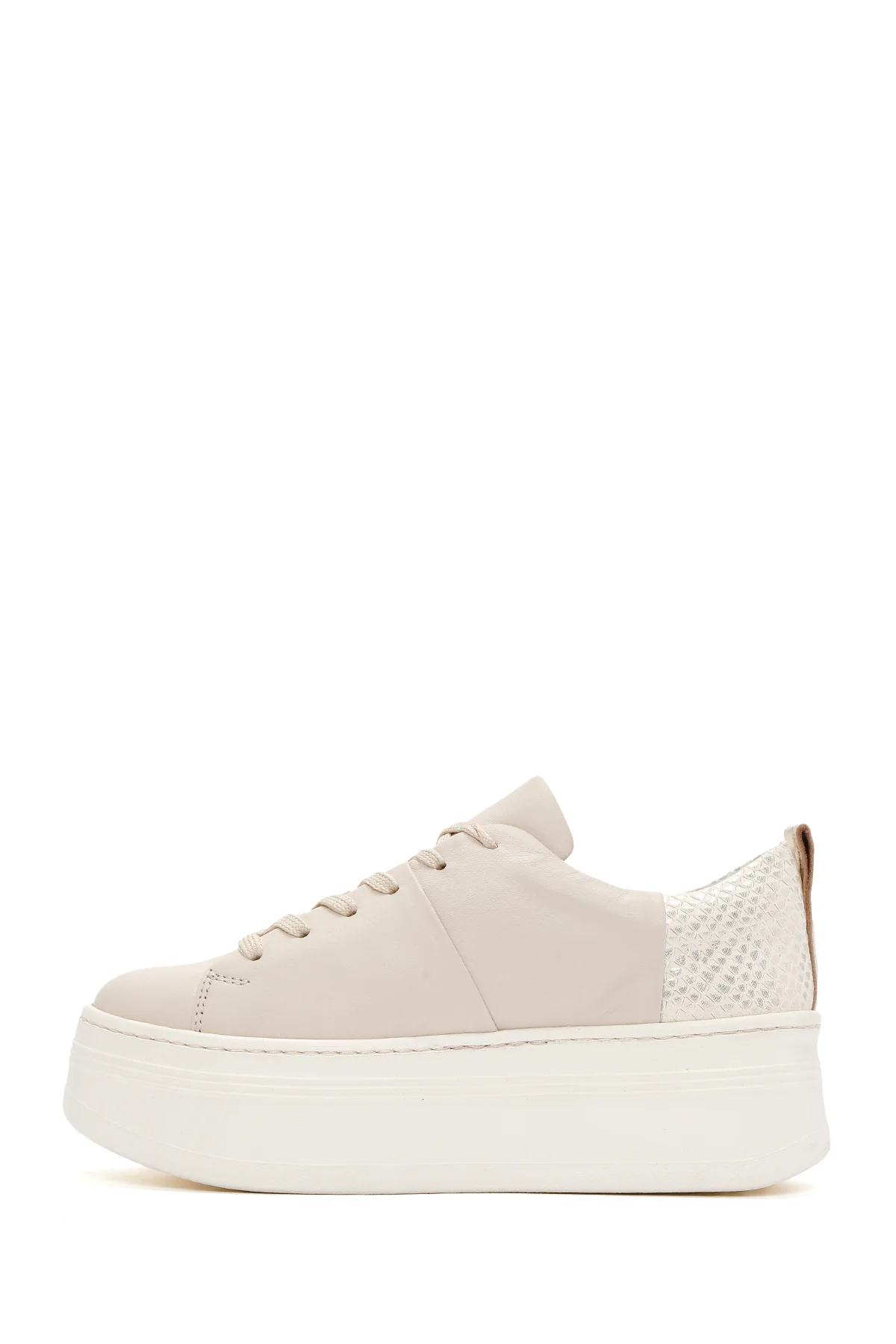Kadın Bej Kalın Tabanlı Bağcıklı Deri Sneaker - Image 2
