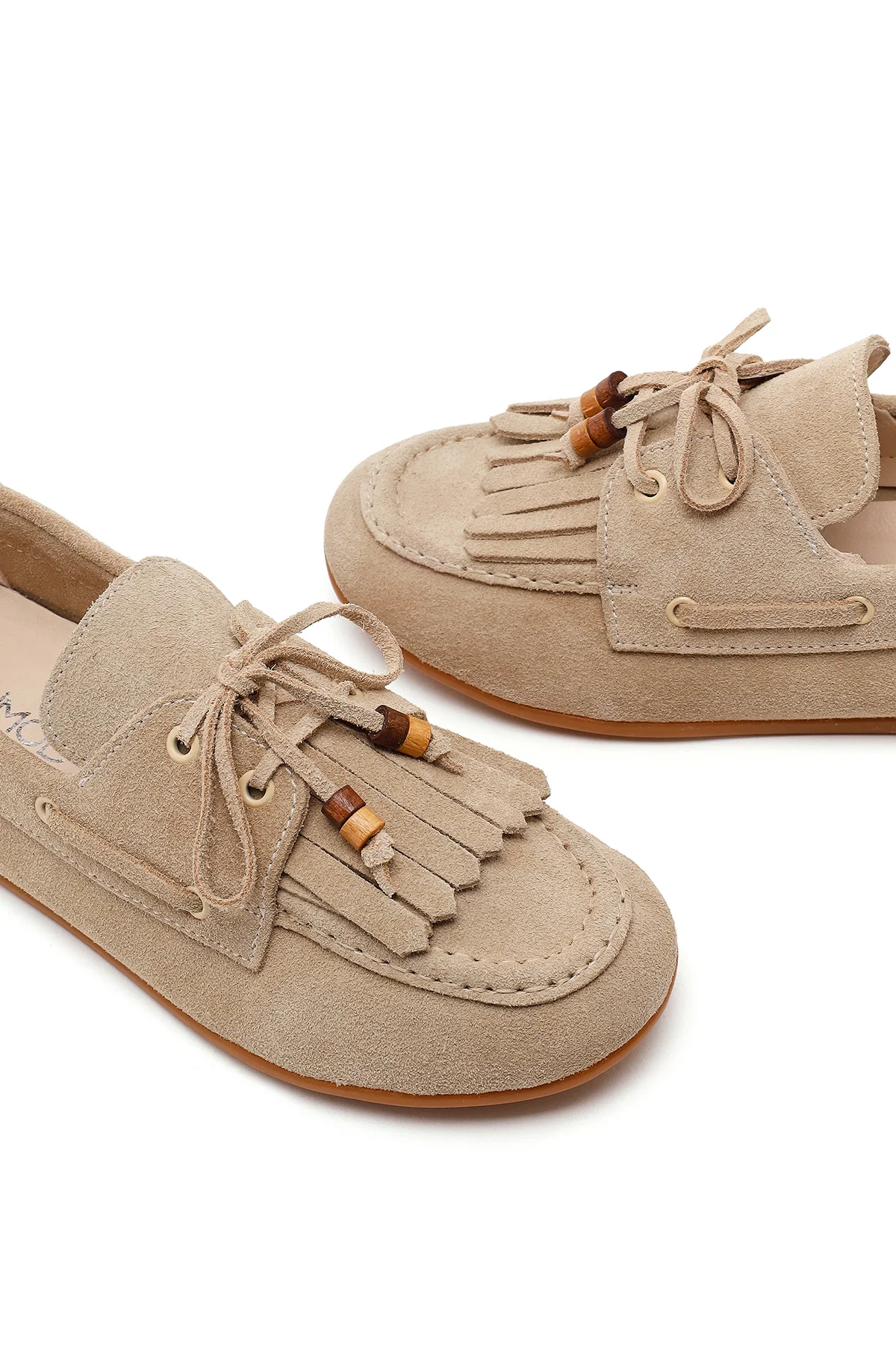 Kadın Bej Püsküllü Süet Deri Loafer - Image 10
