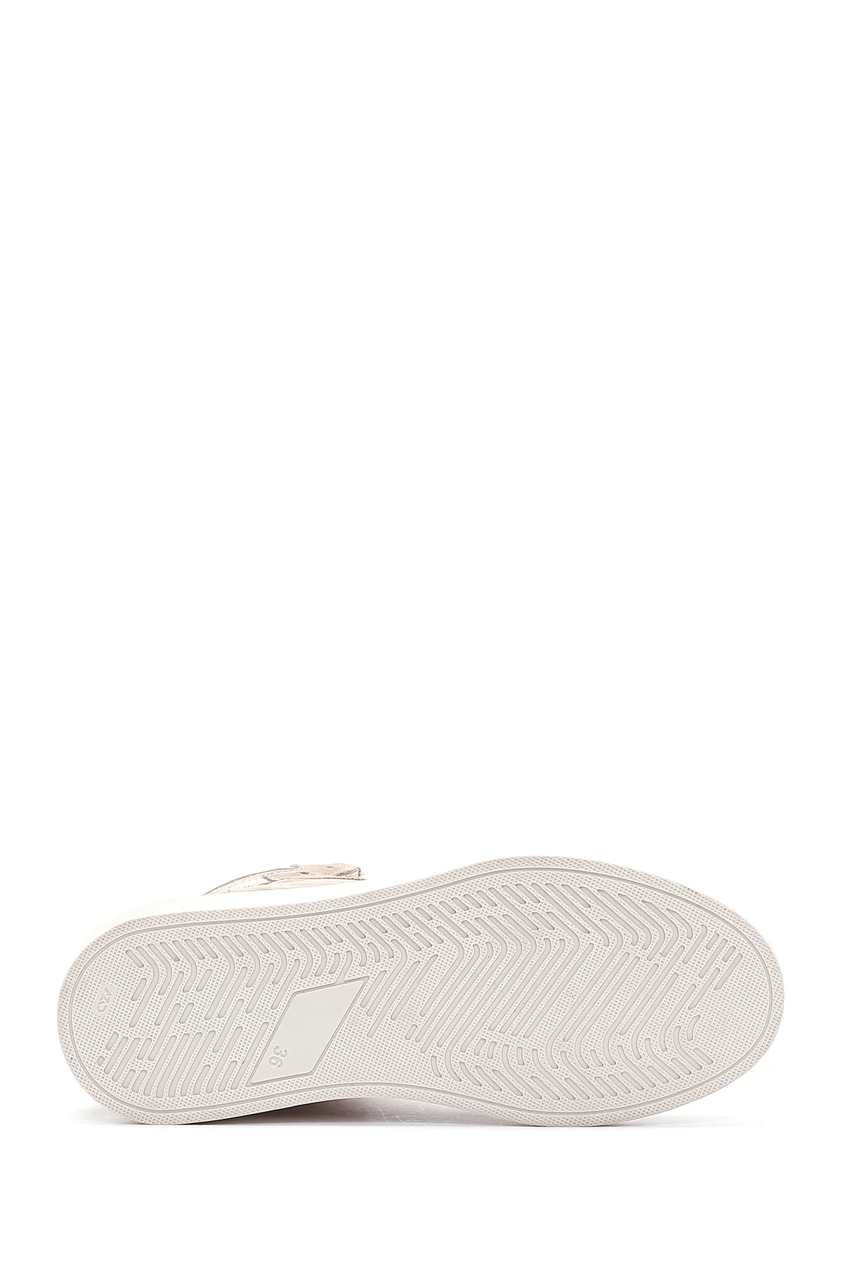 Kadın Bej Süet Deri Bilekli Sneaker - Image 4
