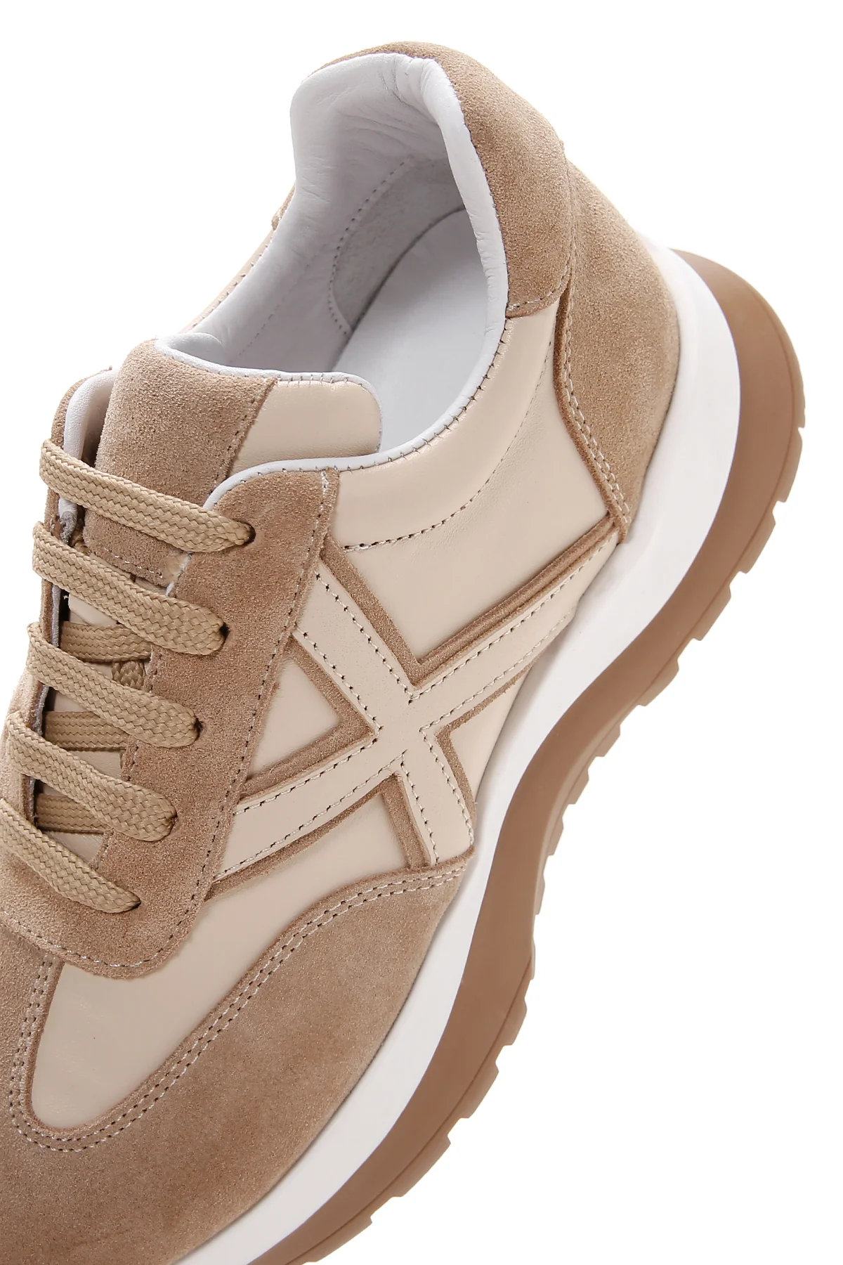Kadın Bej Süet Detaylı Deri Sneaker - Image 8