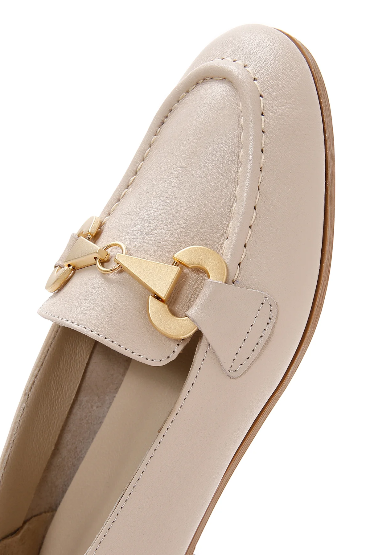 Kadın Bej Tokalı Deri Maskülen Loafer - Image 7