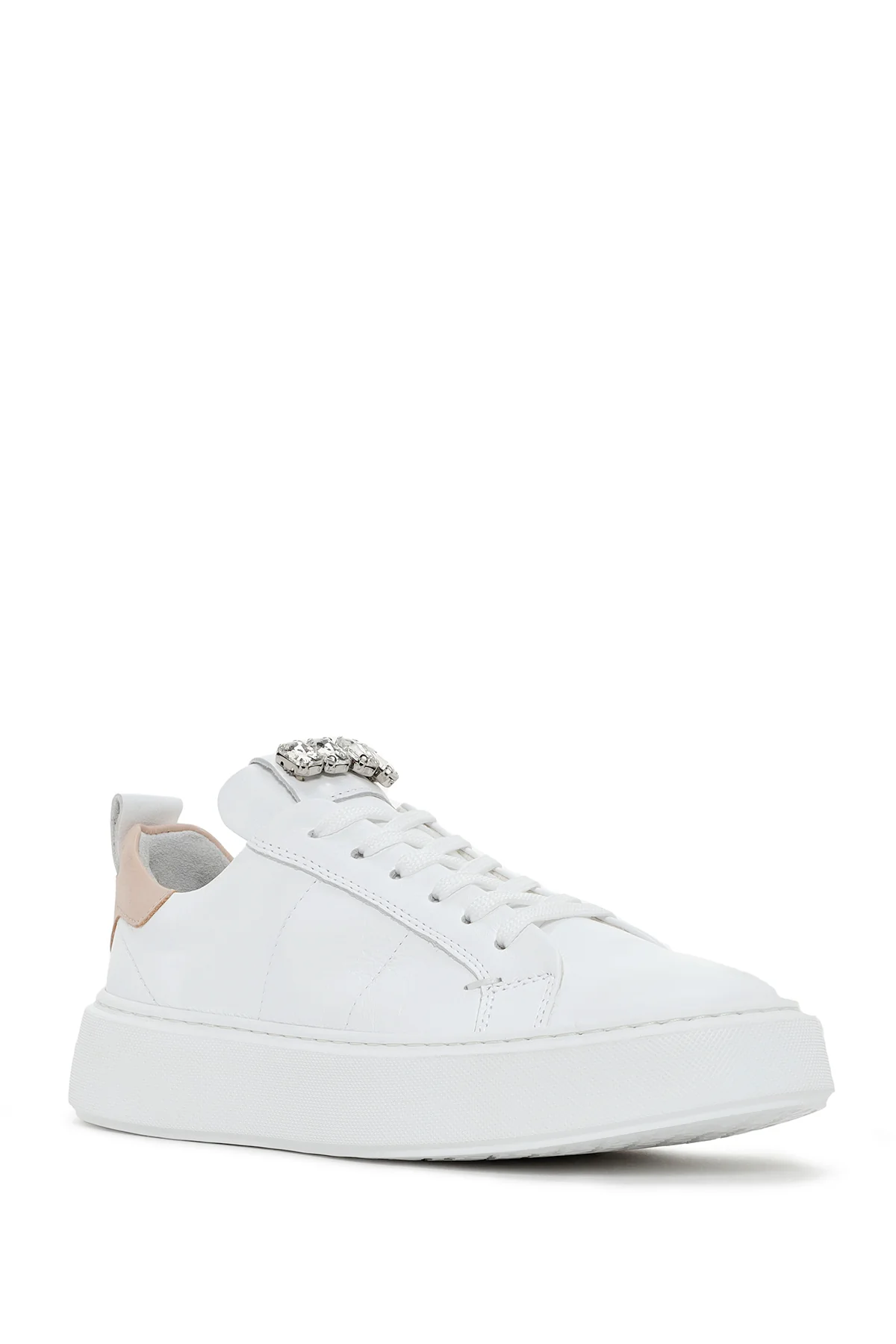 Kadın Beyaz Bağcıklı Aksesuar Detaylı Deri Sneaker - Image 6