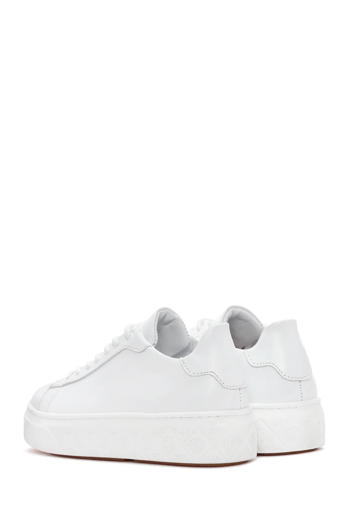 Kadın Beyaz Bağcıklı Deri Sneaker - Image 5