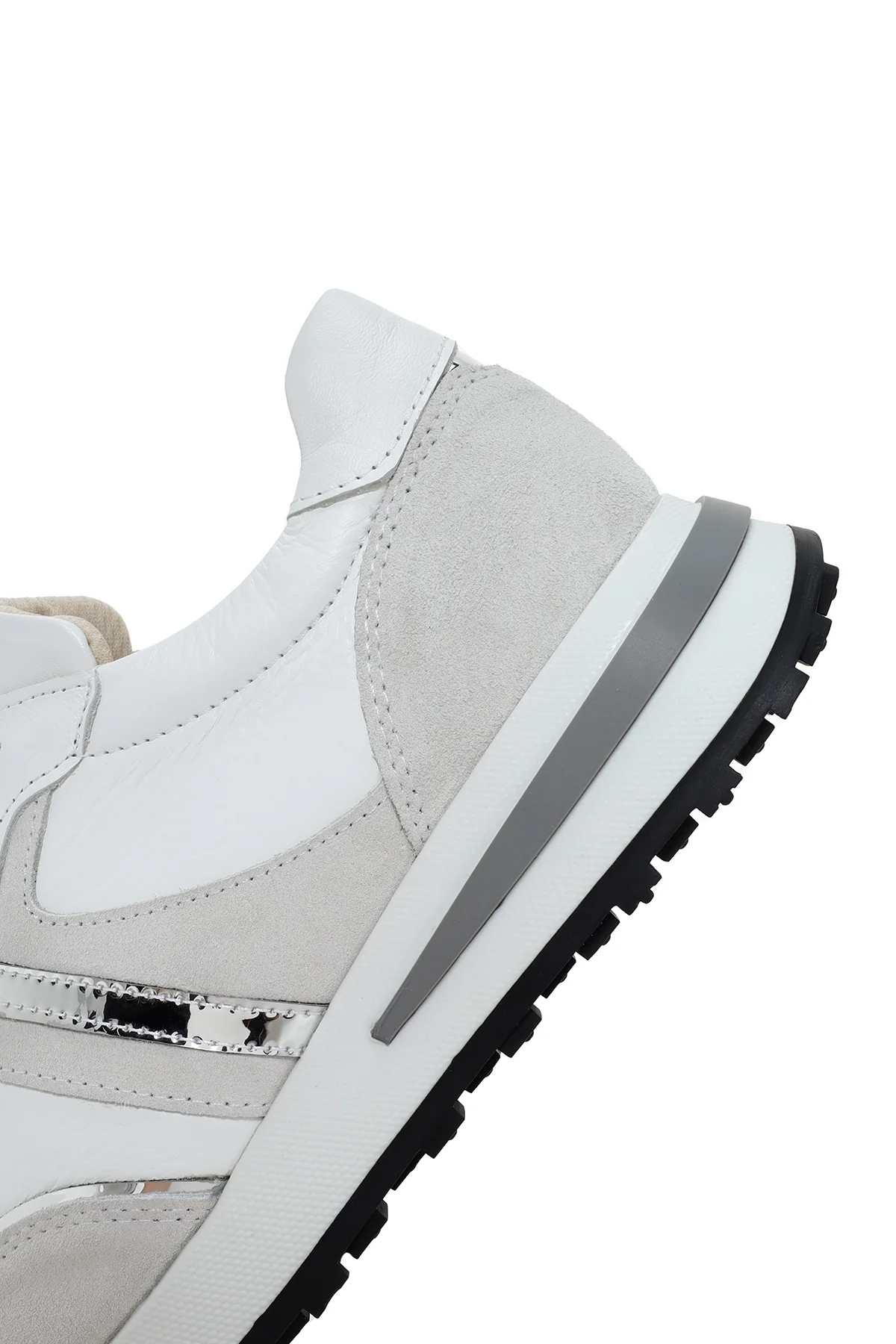 Kadın Beyaz Bağcıklı Deri Sneaker - Image 8