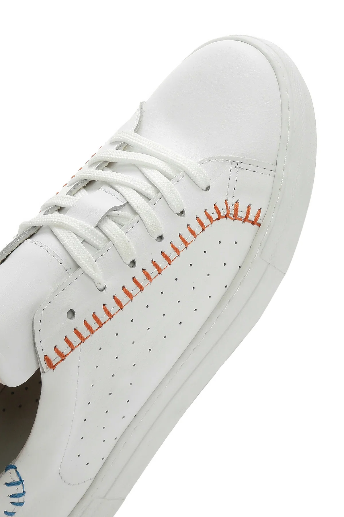 Kadın Beyaz Bağcıklı Deri Sneaker - Image 10