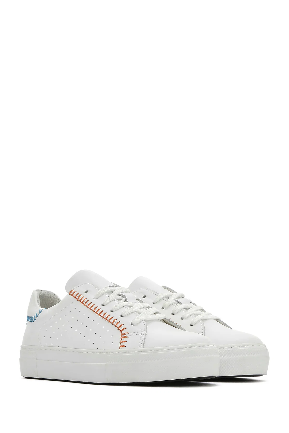 Kadın Beyaz Bağcıklı Deri Sneaker - Image 3
