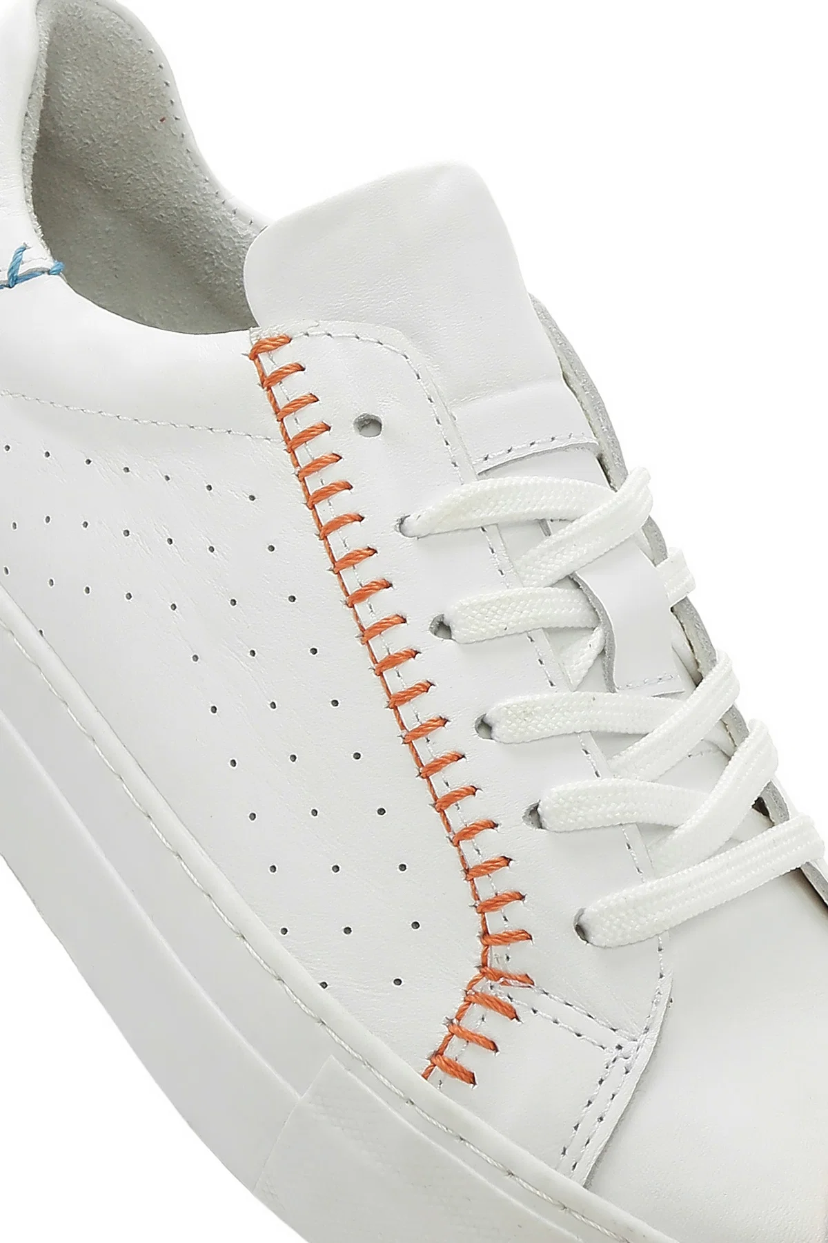Kadın Beyaz Bağcıklı Deri Sneaker - Image 9