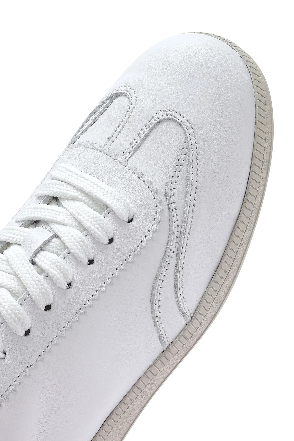 Kadın Beyaz Bağcıklı Deri Sneaker - Image 10