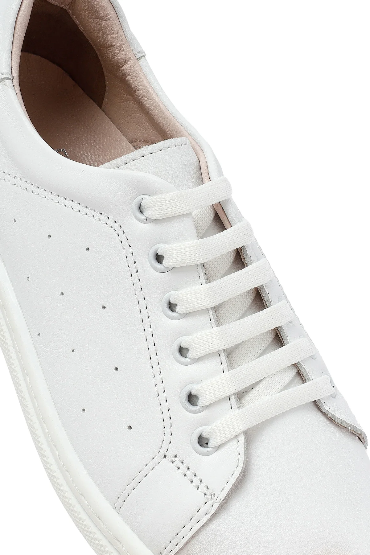 Kadın Beyaz Bağcıklı Deri Sneaker - Image 9