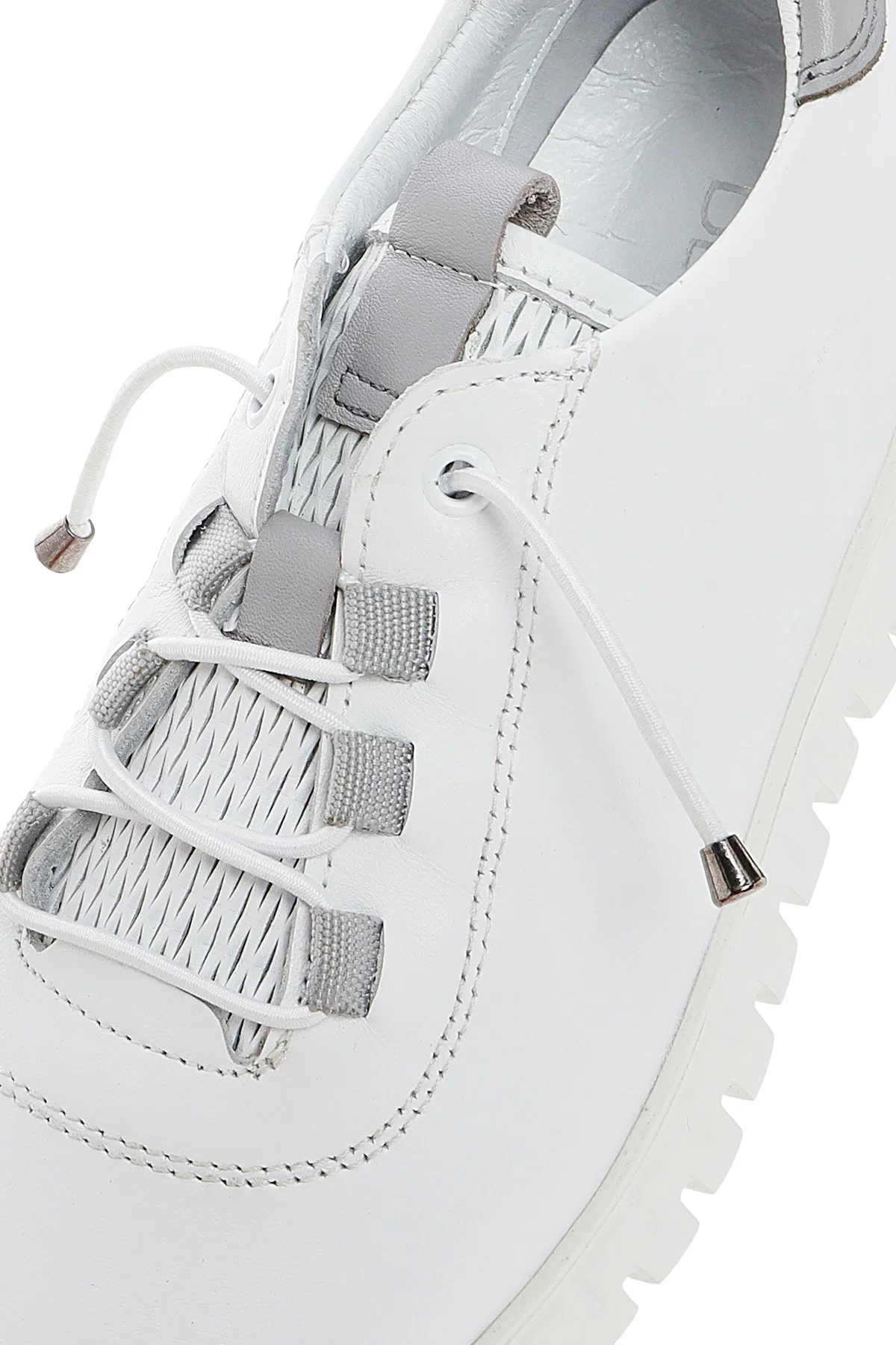 Kadın Beyaz Bağcıklı Deri Sneaker - Image 10