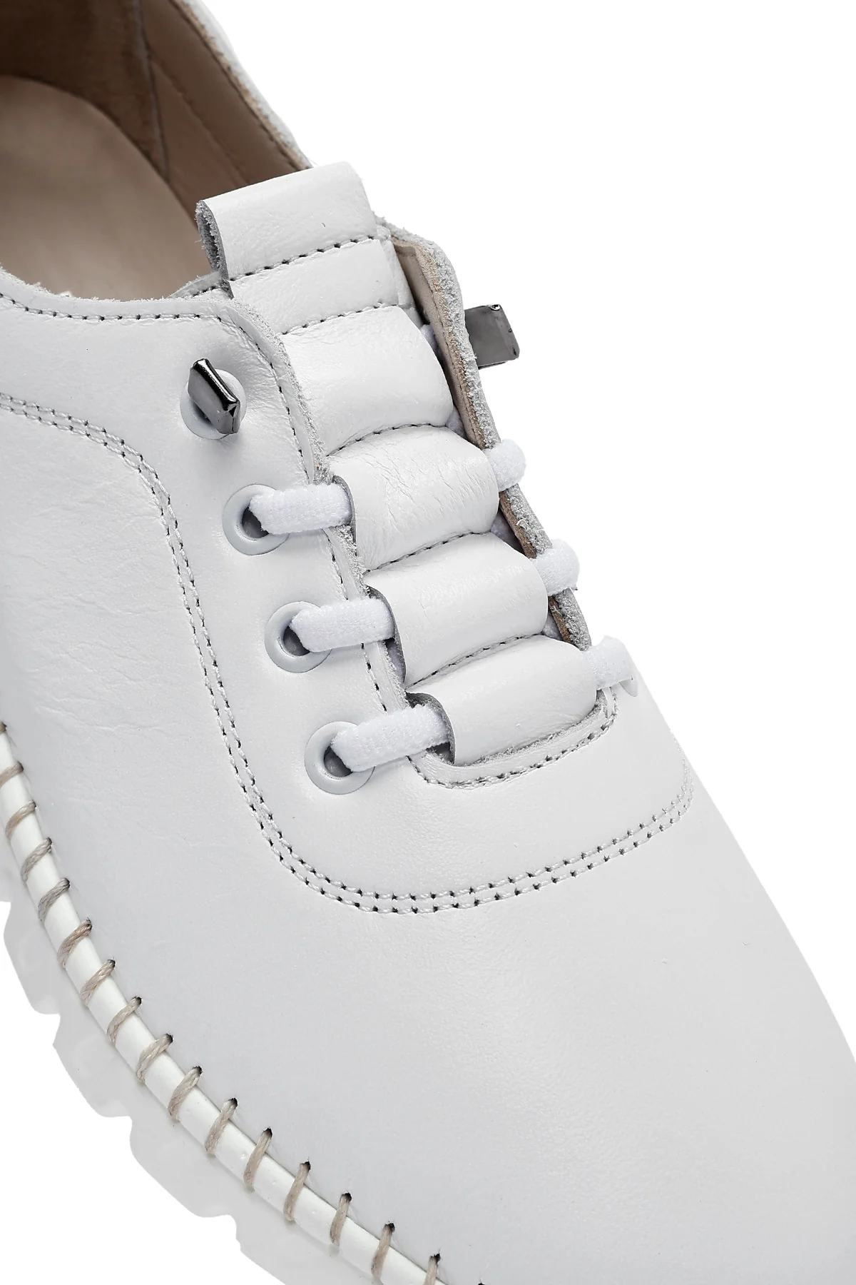Kadın Beyaz Bağcıklı Deri Sneaker - Image 9