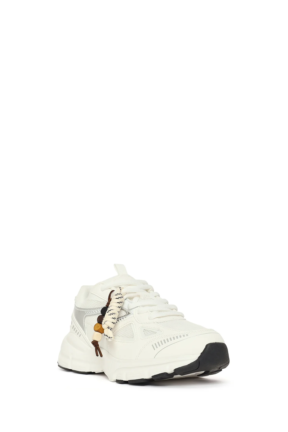 Kadın Beyaz Bağcıklı Kalın Tabanlı Charmlı Sneaker - Image 7