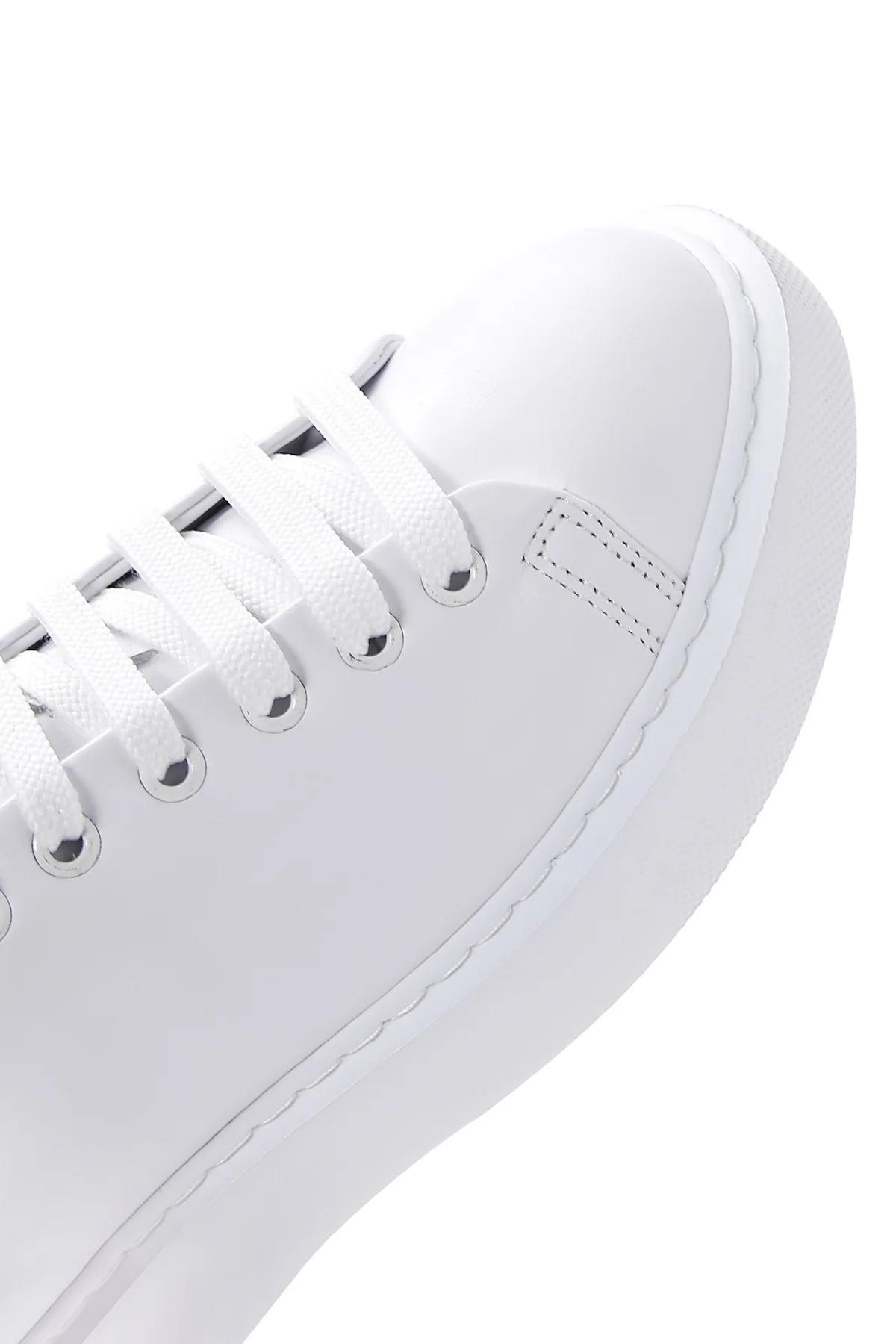 Kadın Beyaz Bağcıklı Kalın Tabanlı Deri Sneaker - Image 8