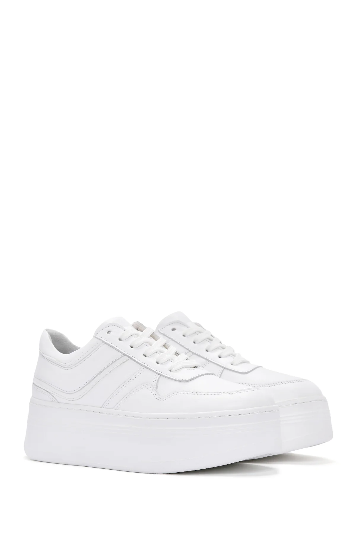 Kadın Beyaz Bağcıklı Kalın Tabanlı Deri Sneaker - Image 3