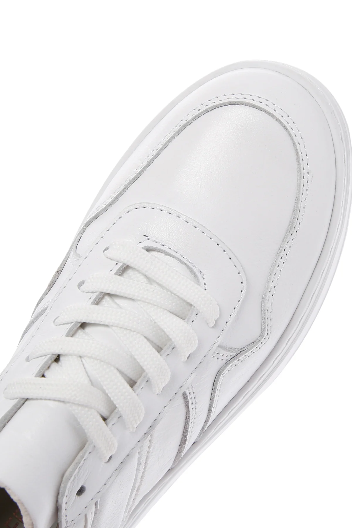 Kadın Beyaz Bağcıklı Kalın Tabanlı Deri Sneaker - Image 8