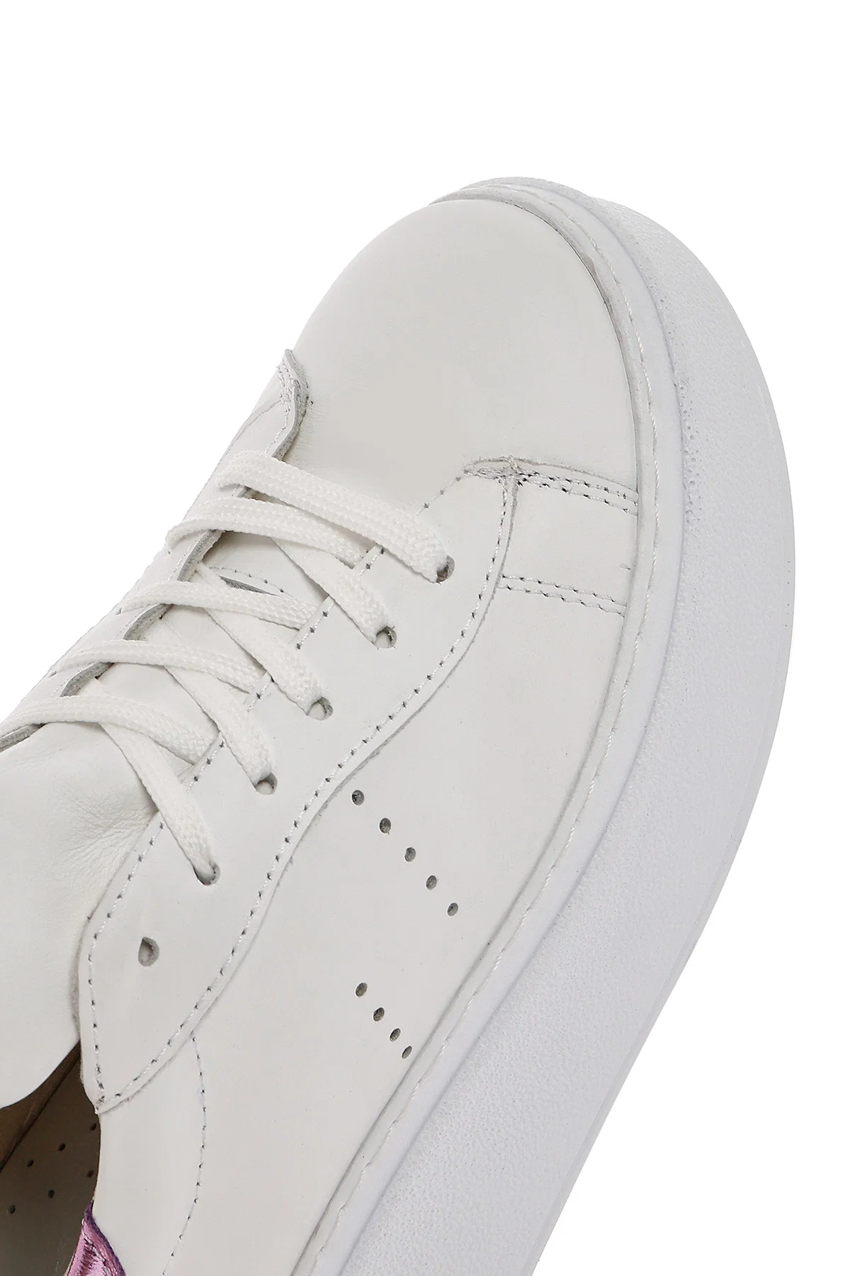 Kadın Beyaz Bağcıklı Kalın Tabanlı Deri Sneaker - Image 10