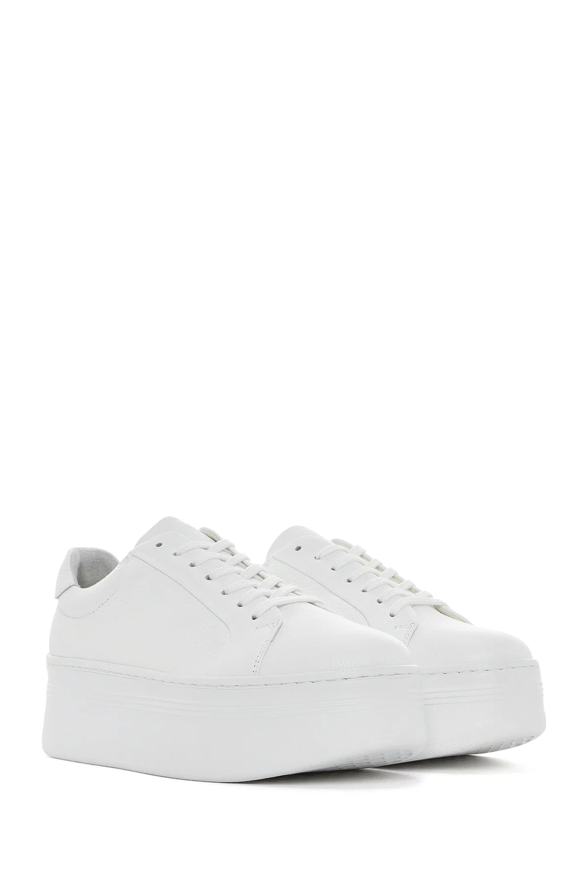 Kadın Beyaz Bağcıklı Kalın Tabanlı Deri Sneaker - Image 3