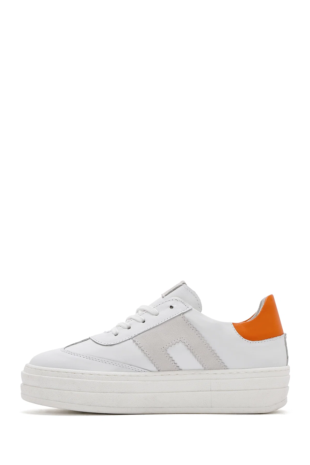 Kadın Beyaz Bağcıklı Kalın Tabanlı Deri Sneaker - Image 4