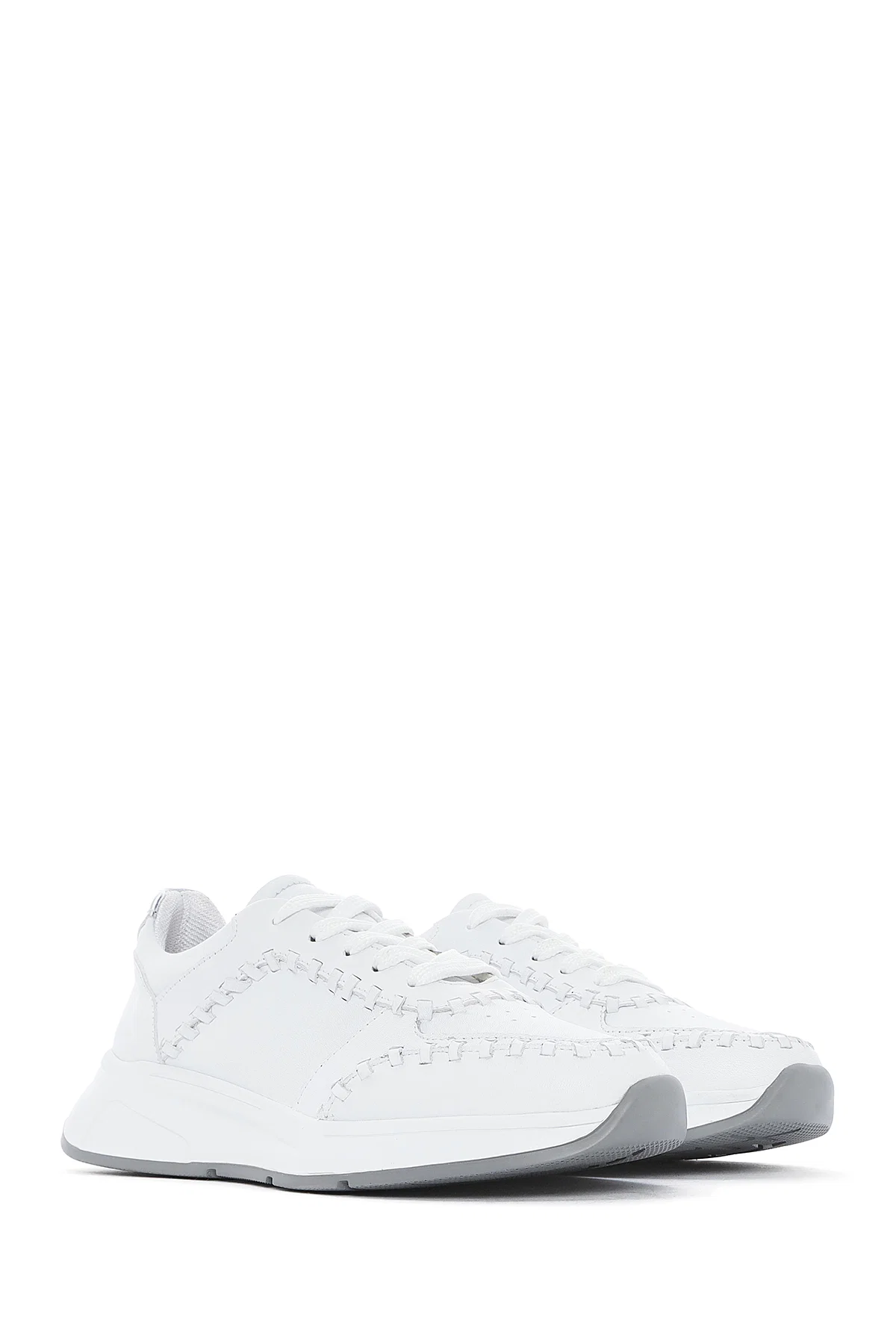 Kadın Beyaz Bağcıklı Kalın Tabanlı Deri Sneaker - Image 3