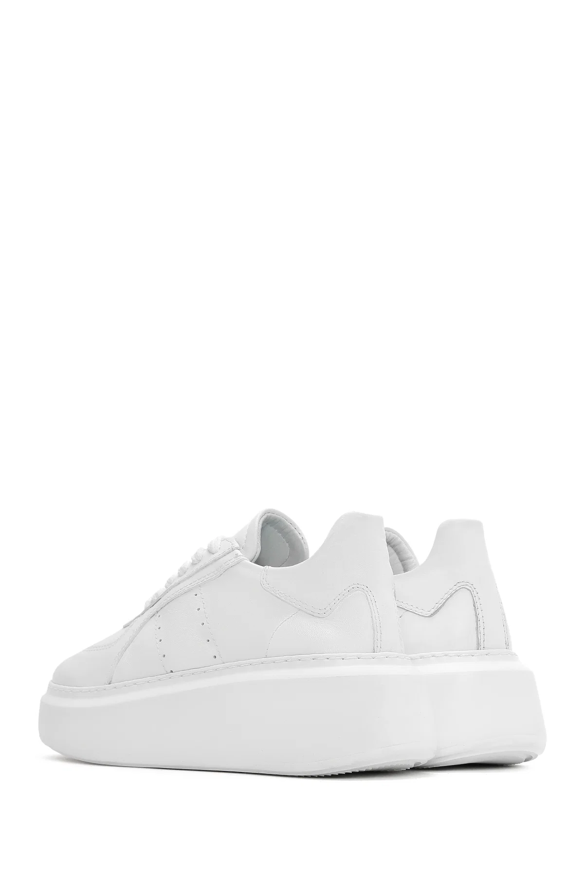 Kadın Beyaz Bağcıklı Kalın Tabanlı Deri Sneaker - Image 5