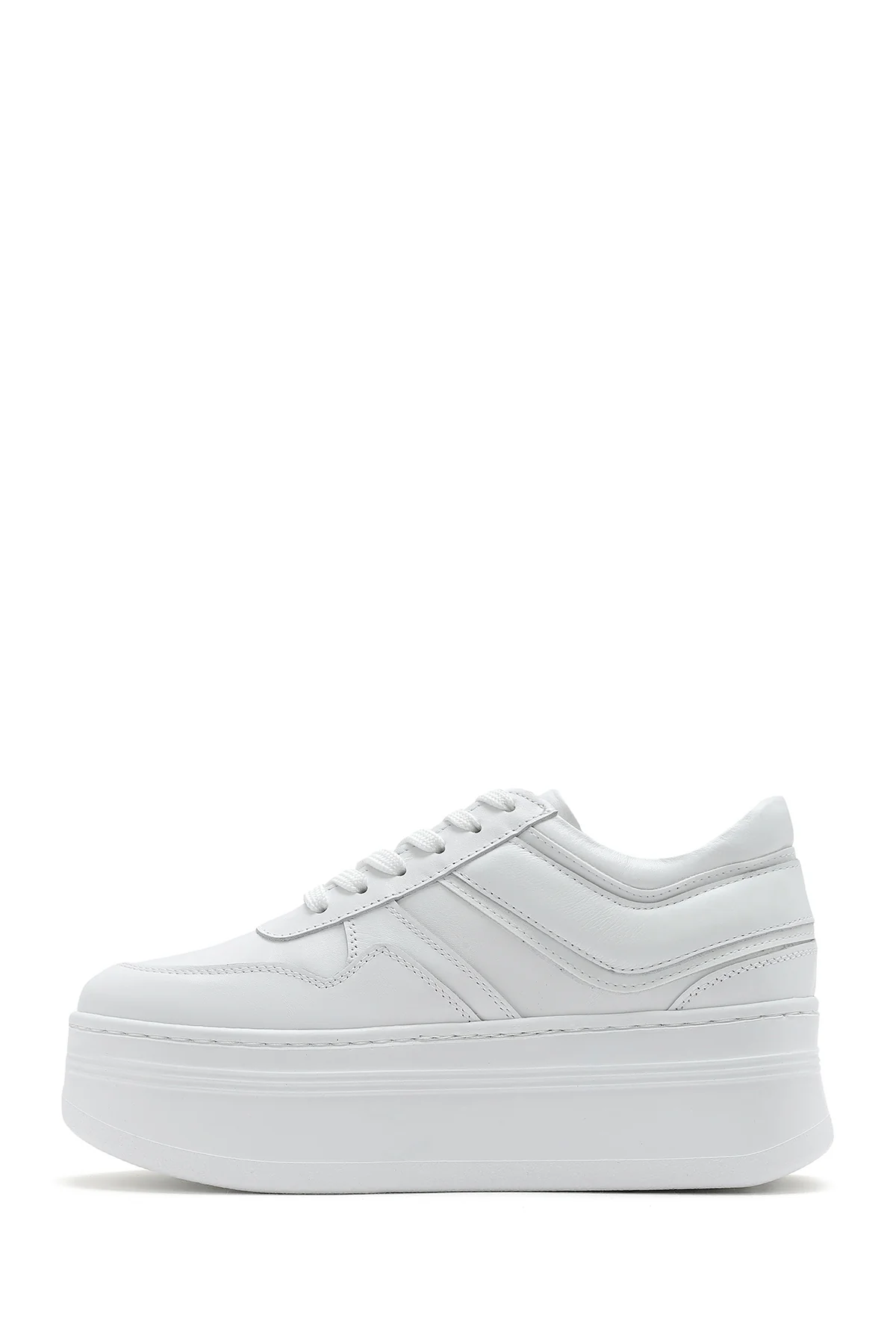 Kadın Beyaz Bağcıklı Kalın Tabanlı Deri Sneaker - Image 3