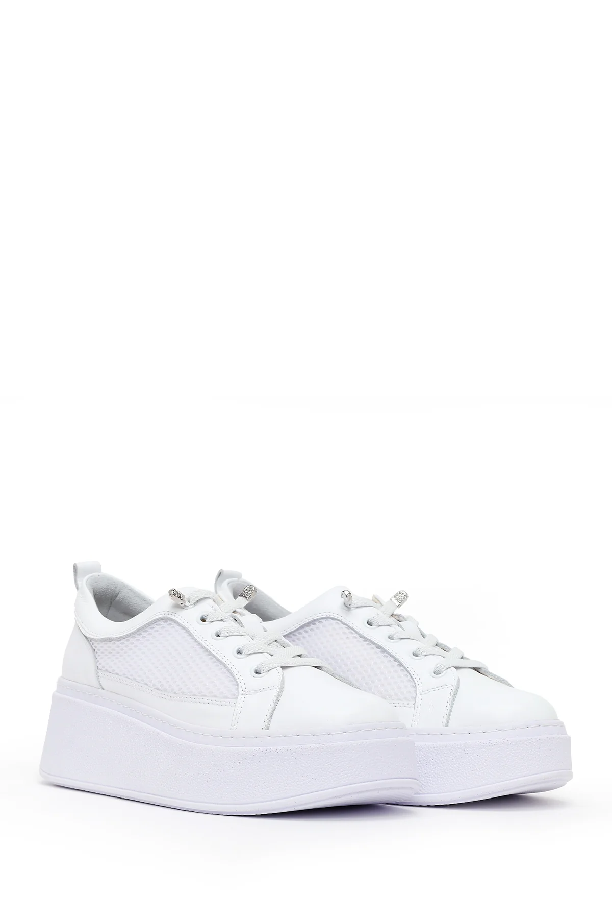 Kadın Beyaz Bağcıklı Kalın Tabanlı Deri Sneaker - Image 2