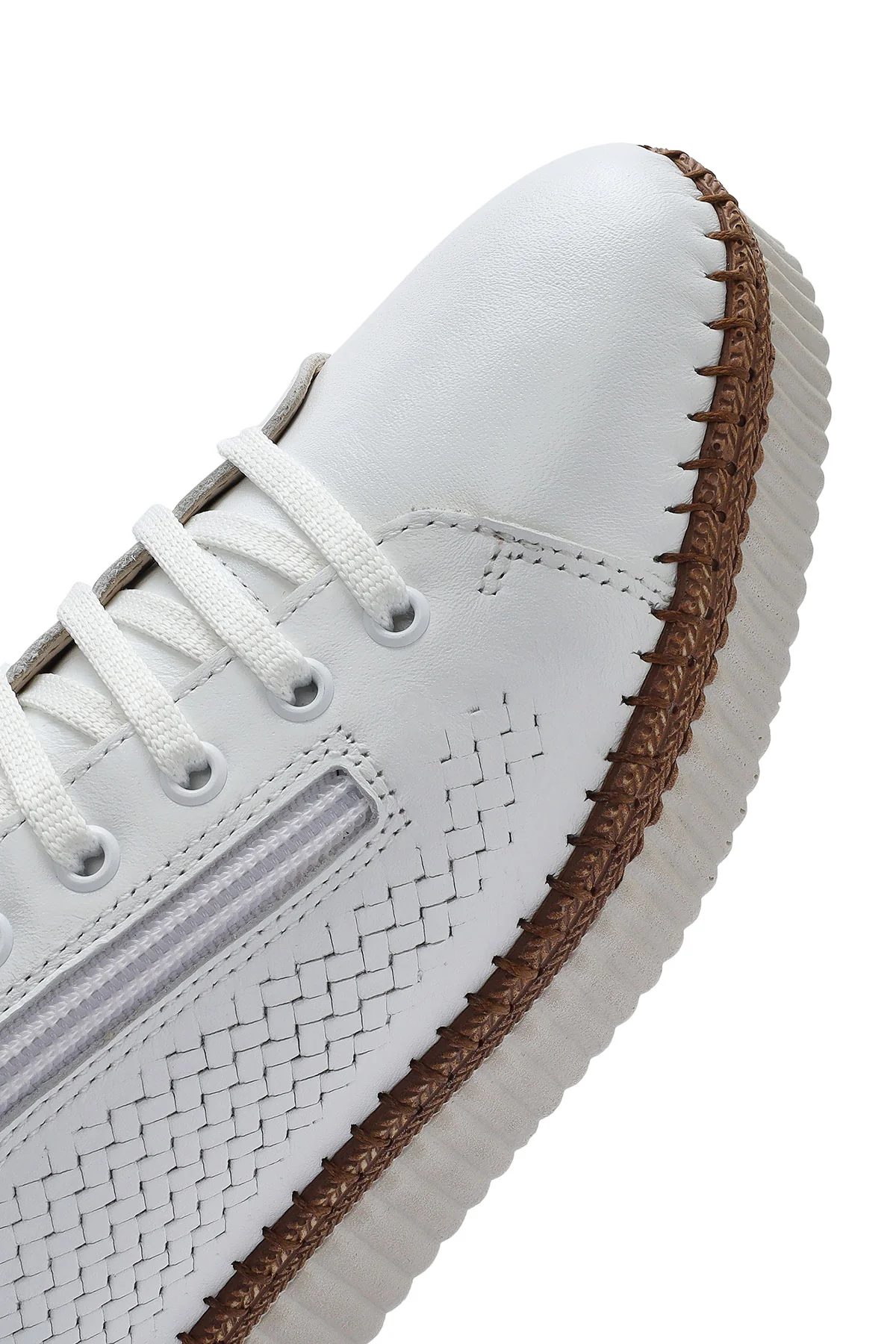 Kadın Beyaz Bağcıklı Kalın Tabanlı Deri Sneaker - Image 10