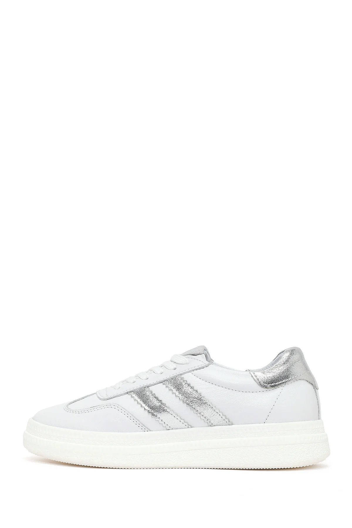Kadın Beyaz Bağcıklı Kalın Tabanlı Deri Sneaker - Image 3