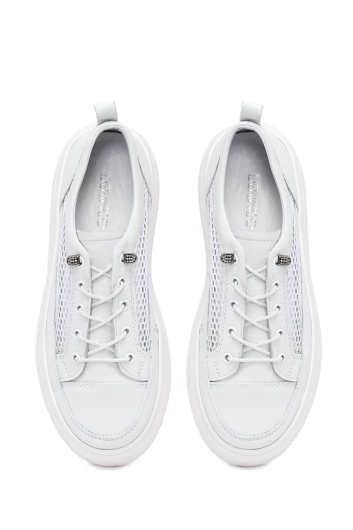 Kadın Beyaz Bağcıklı Kalın Tabanlı Deri Sneaker - Image 4