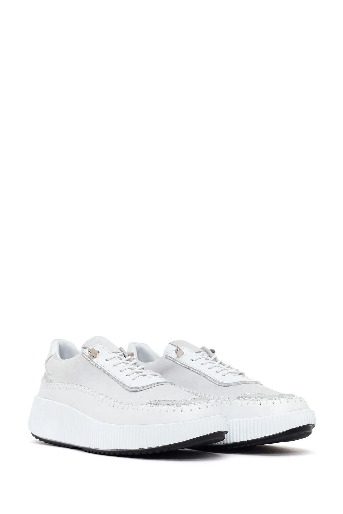 Kadın Beyaz Bağcıklı Kalın Tabanlı Deri Sneaker - Image 2