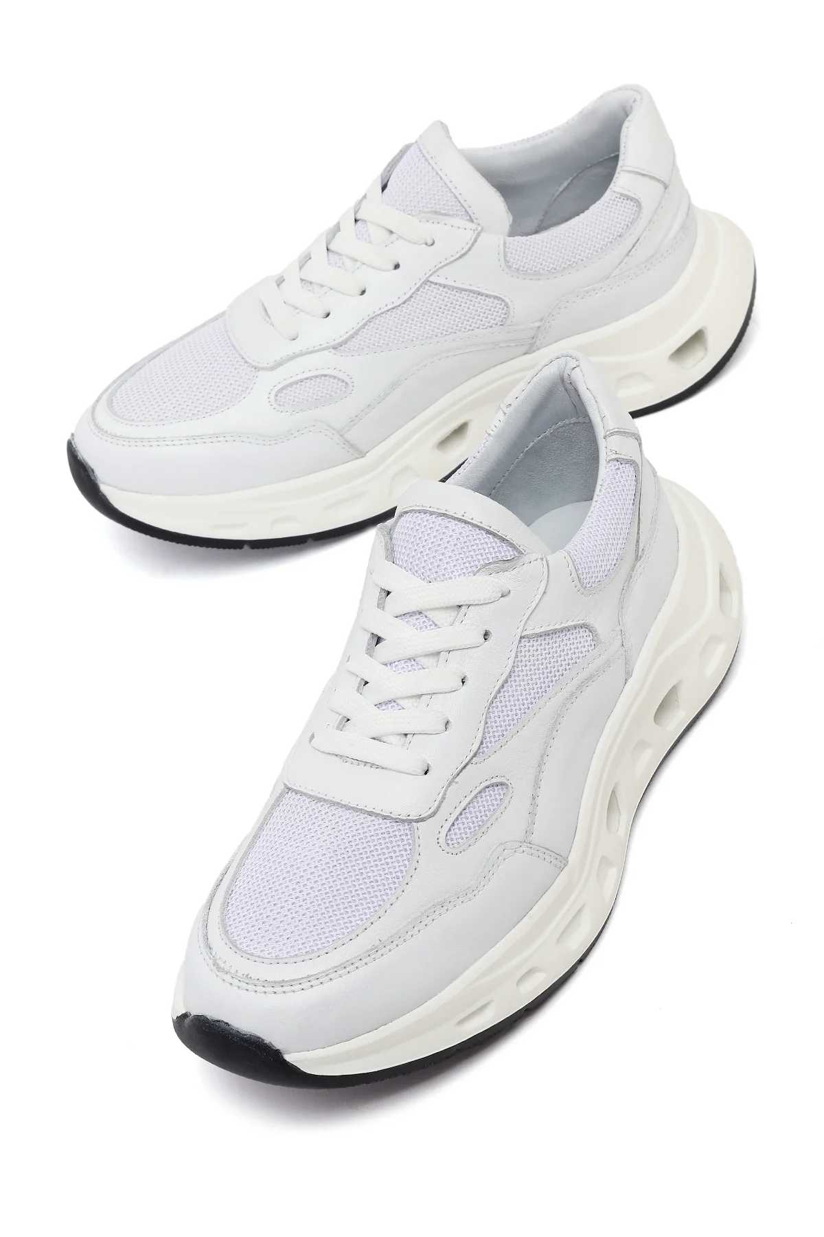 Kadın Beyaz Bağcıklı Kalın Tabanlı Deri Sneaker - Image 10