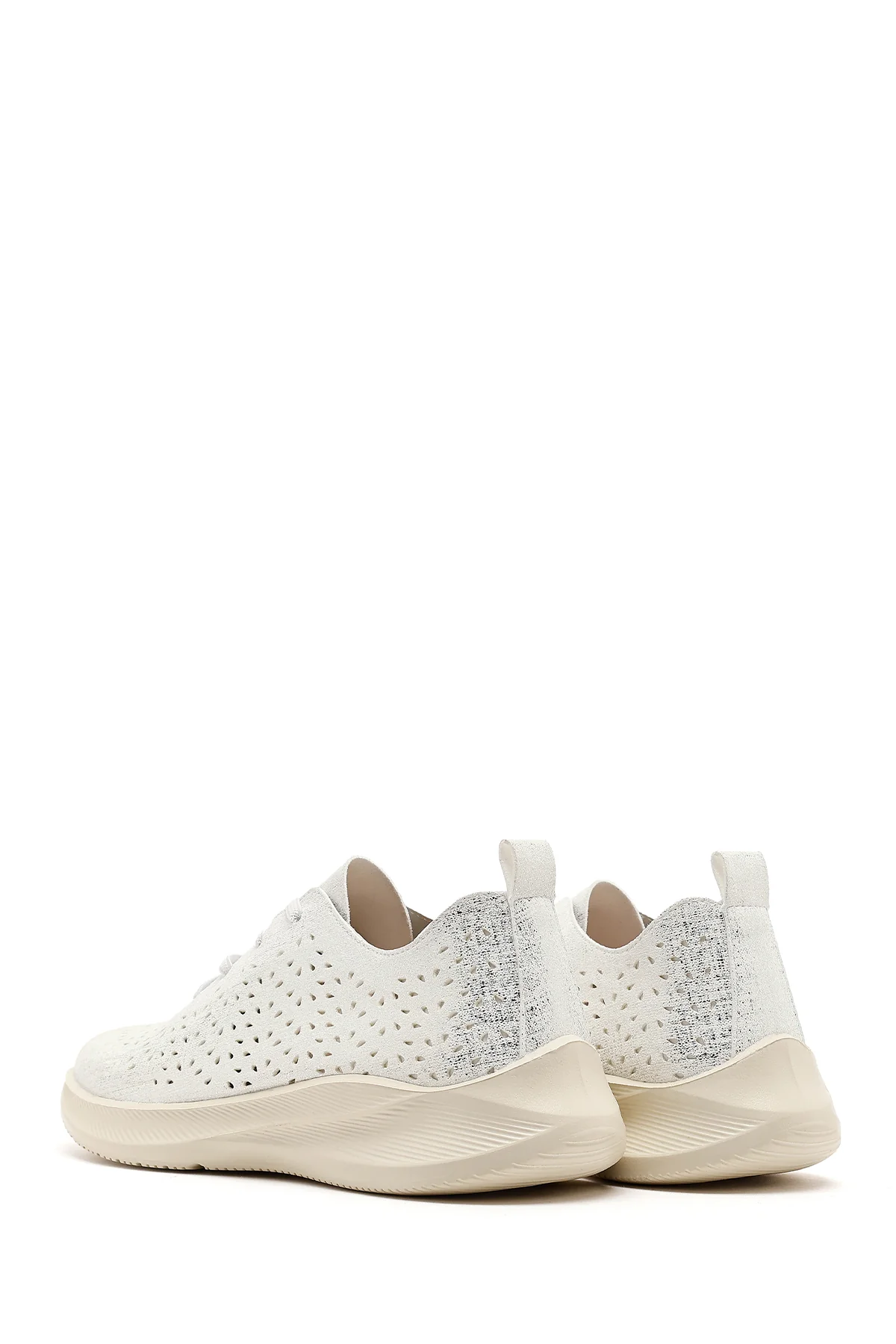 Kadın Beyaz Bağcıklı Kalın Tabanlı Desenli Kumaş Comfort Sneaker - Image 6