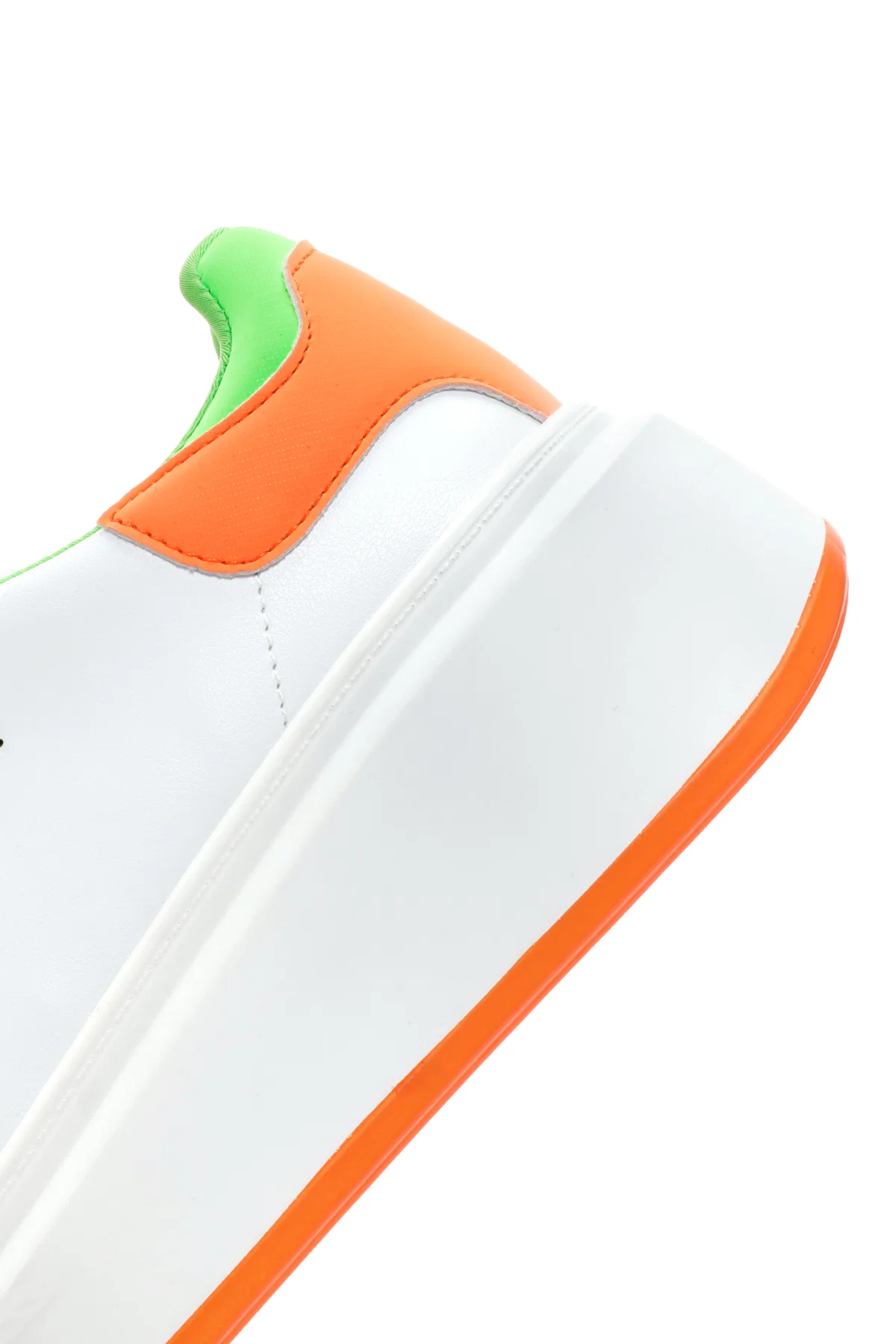 Kadın Beyaz Bağcıklı Kalın Tabanlı Sneaker - Image 8