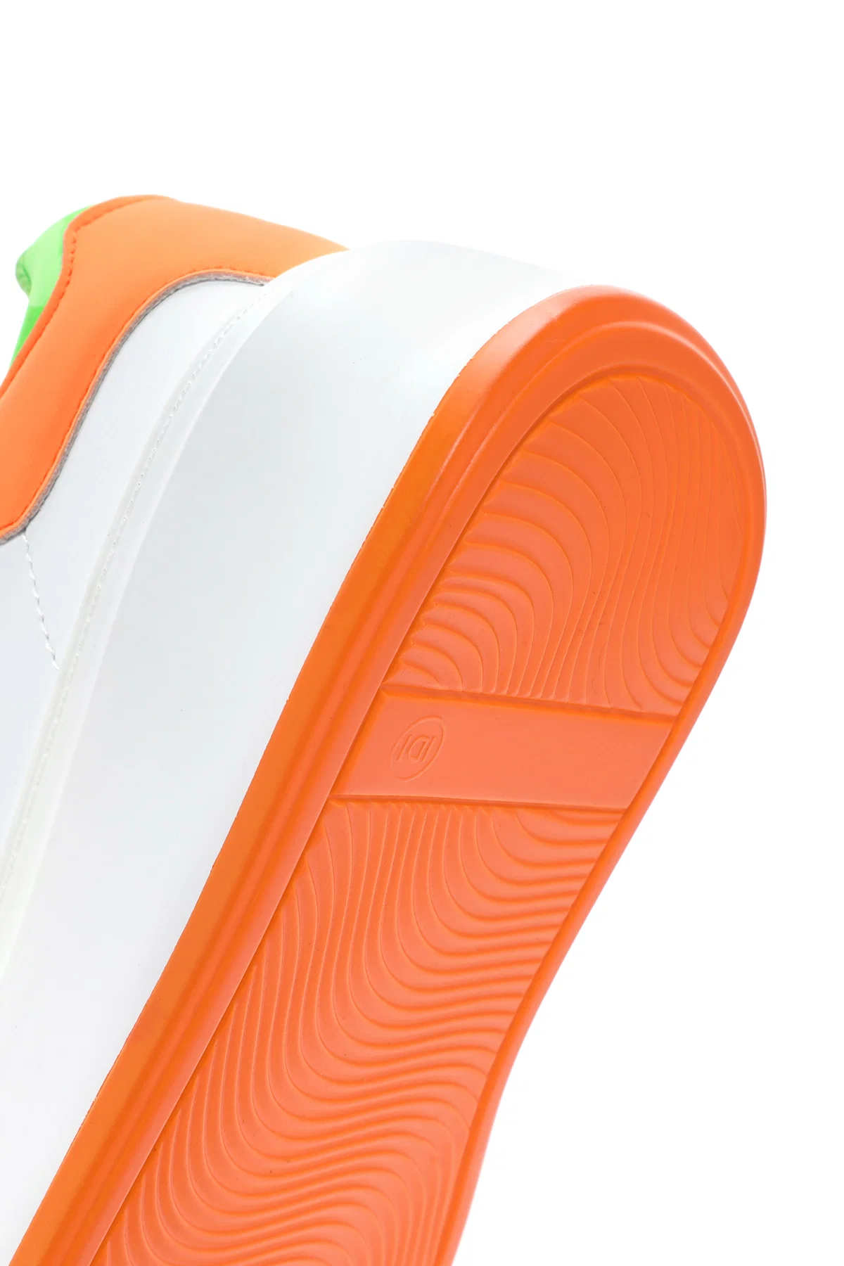 Kadın Beyaz Bağcıklı Kalın Tabanlı Sneaker - Image 9
