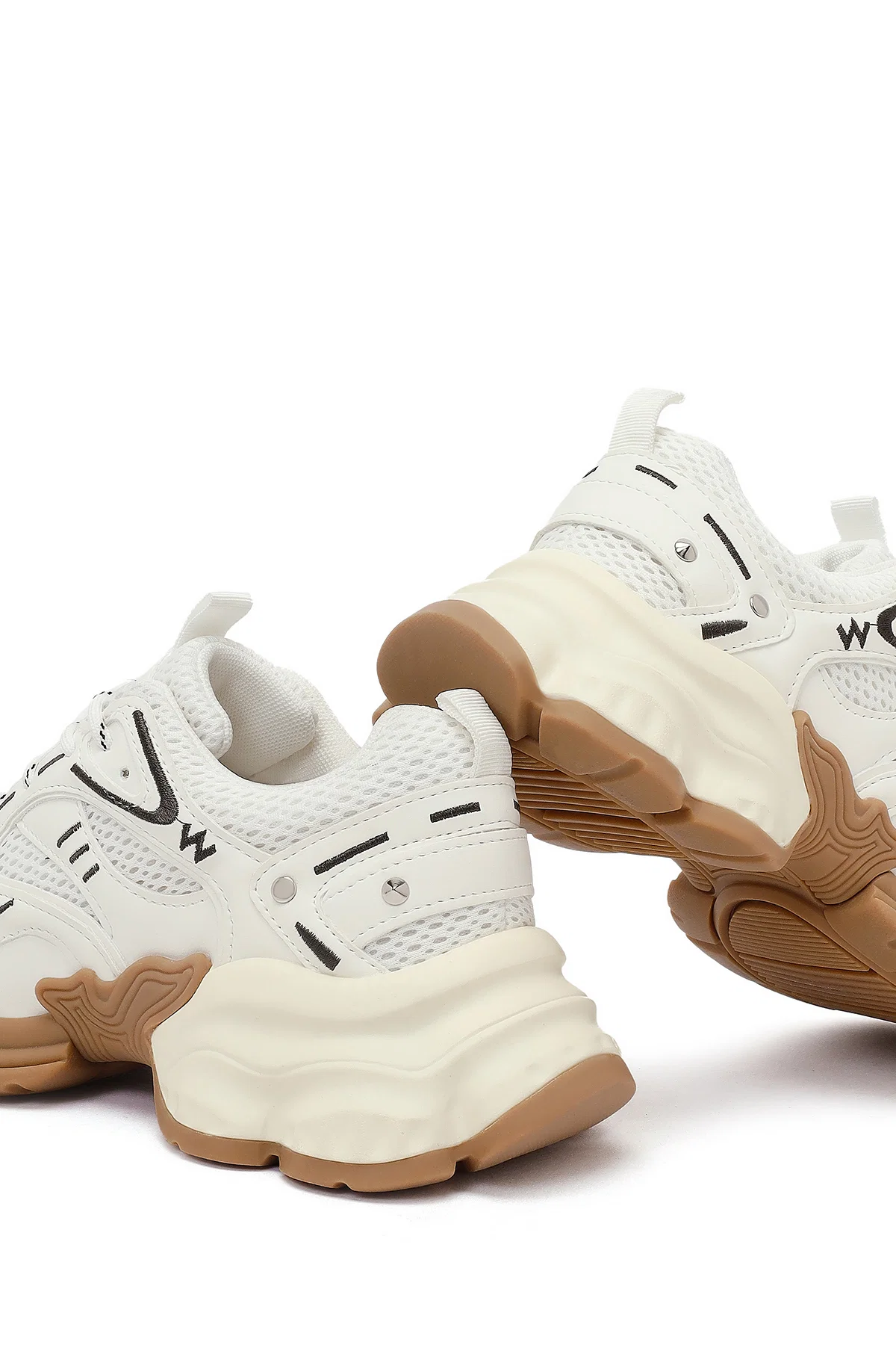 Kadın Beyaz Bağcıklı Kalın Tabanlı Sneaker - Image 10