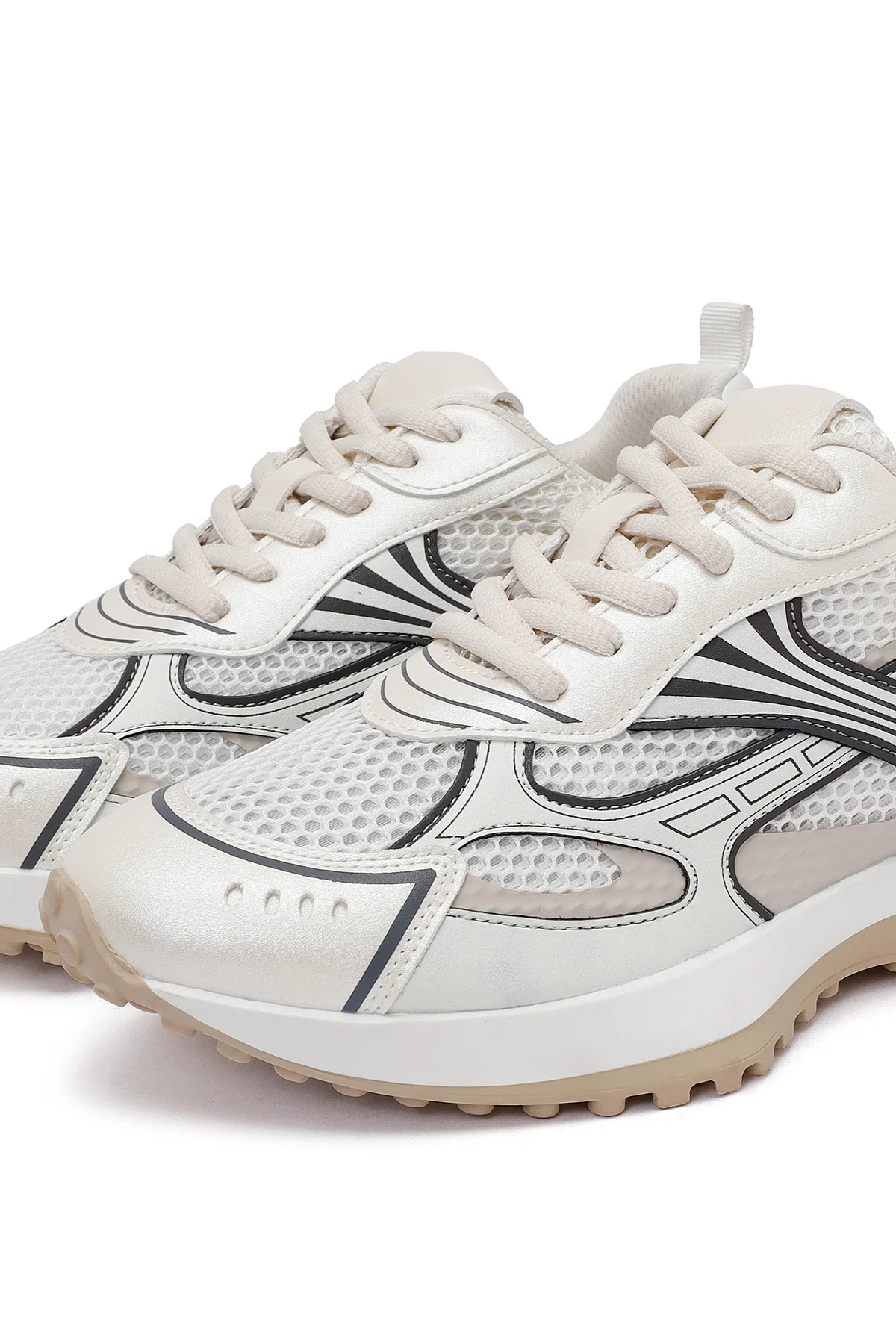 Kadın Beyaz Bağcıklı Kalın Tabanlı Sneaker - Image 9