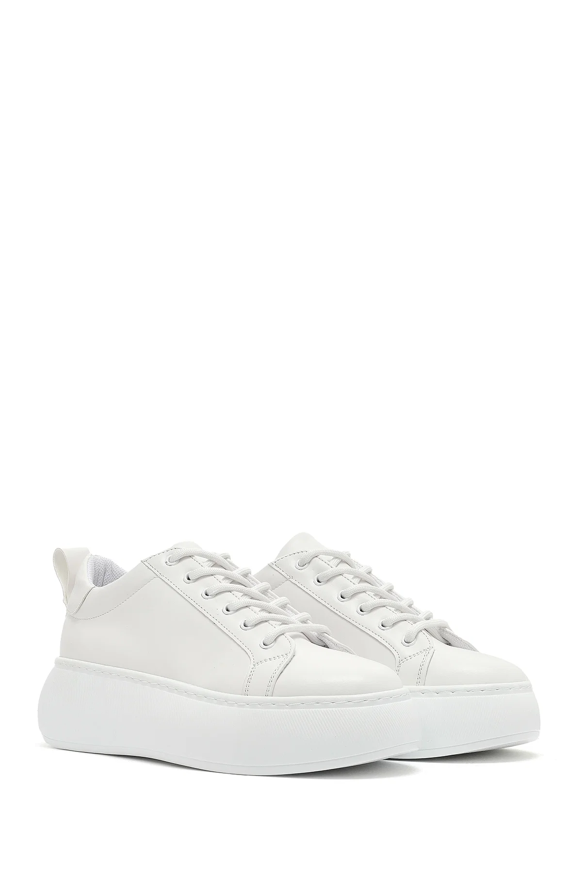 Kadın Beyaz Bağcıklı Kalın Tabanlı Sneaker - Image 3
