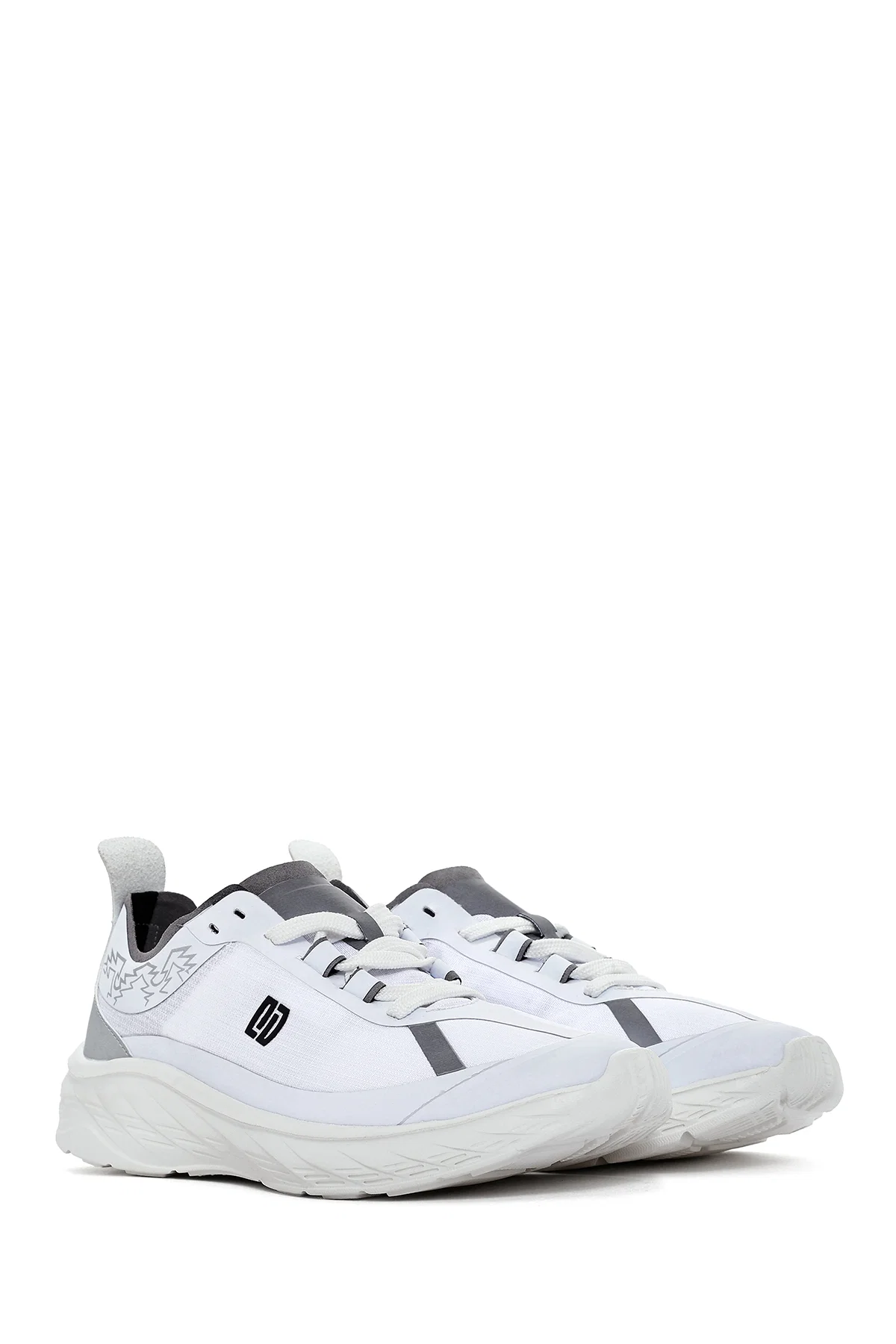 Kadın Beyaz Bağcıklı Kalın Tabanlı Sneaker - Image 3