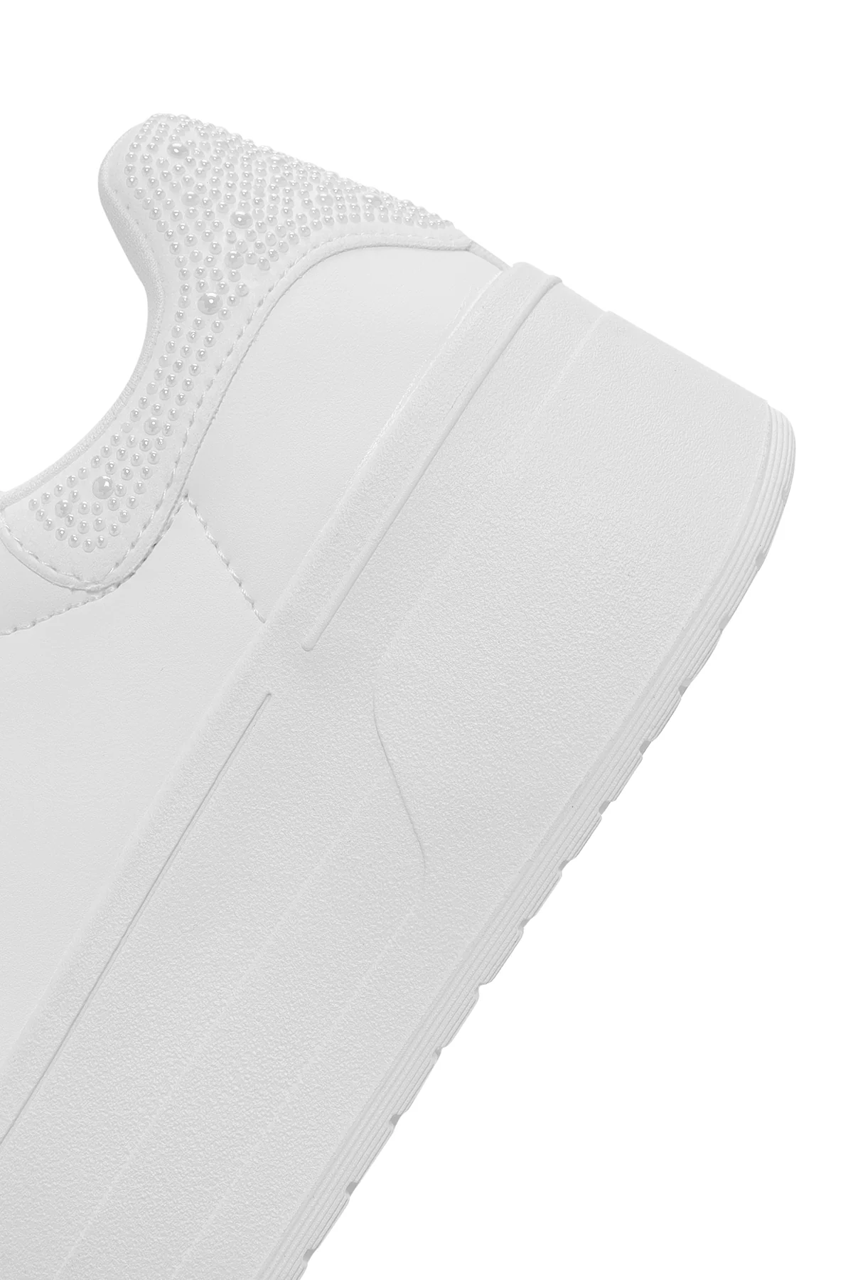 Kadın Beyaz Bağcıklı Kalın Tabanlı Sneaker - Image 7
