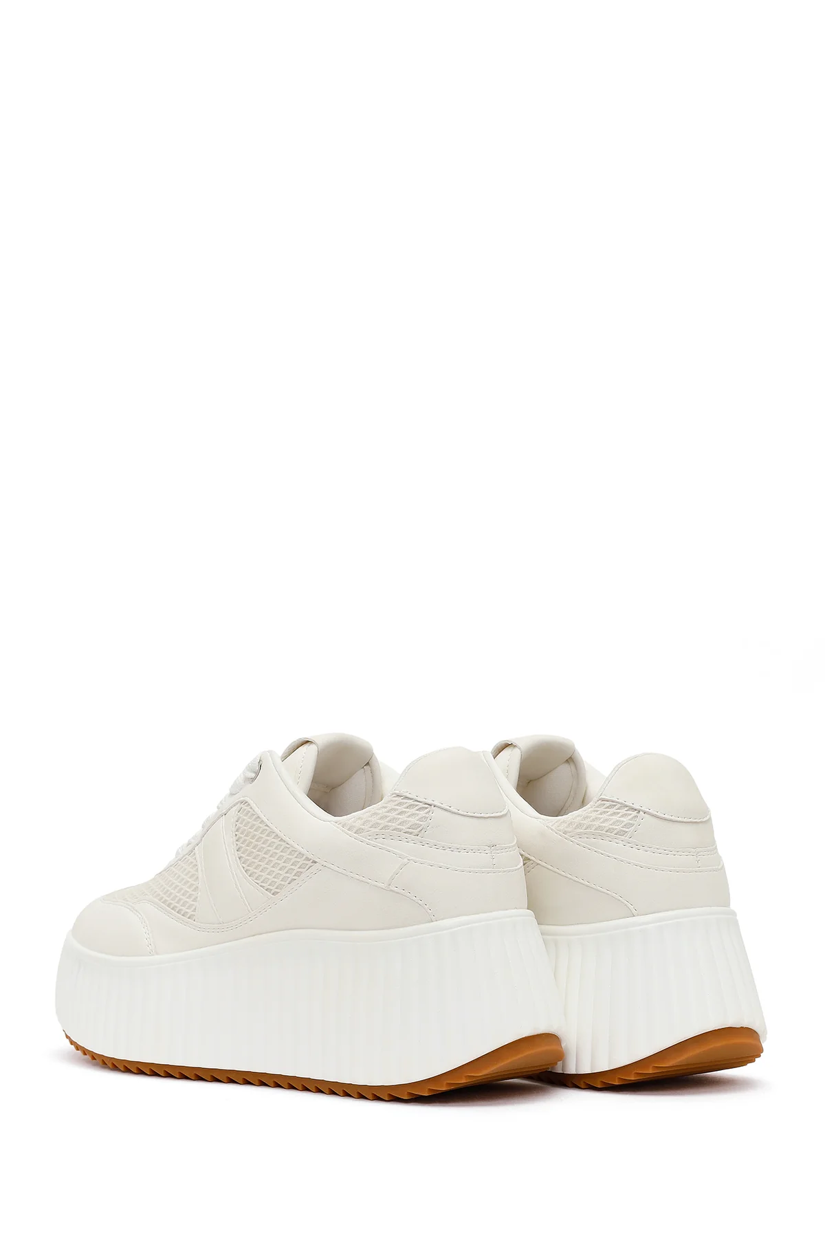 Kadın Beyaz Bağcıklı Kalın Tabanlı Sneaker - Image 6