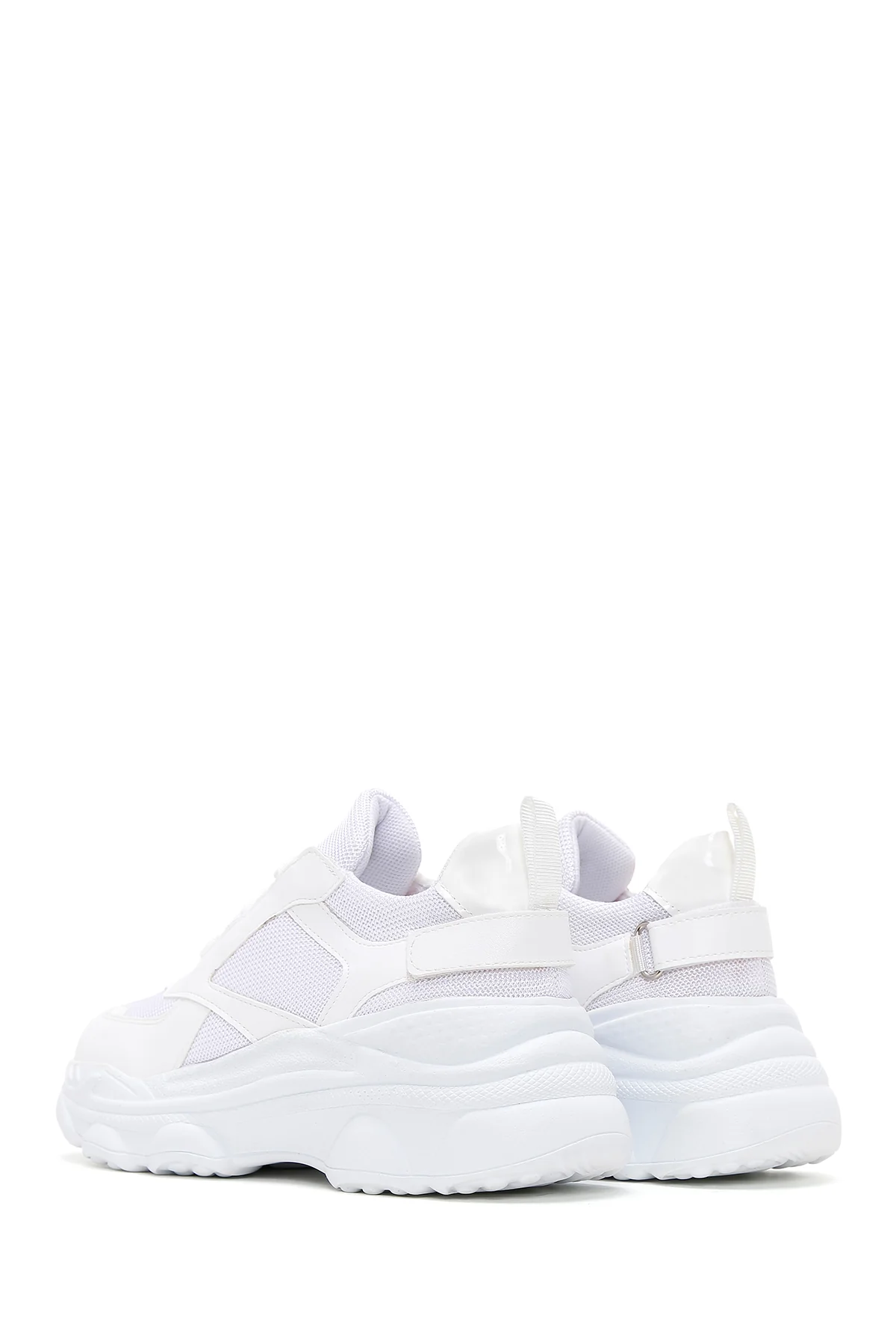 Kadın Beyaz Bağcıklı Kalın Tabanlı Sneaker - Image 6