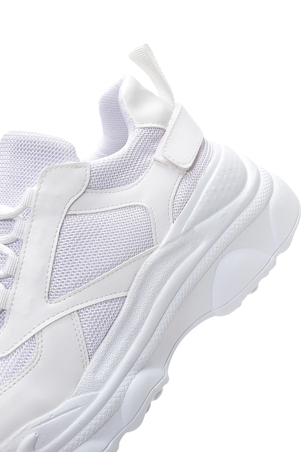 Kadın Beyaz Bağcıklı Kalın Tabanlı Sneaker - Image 8