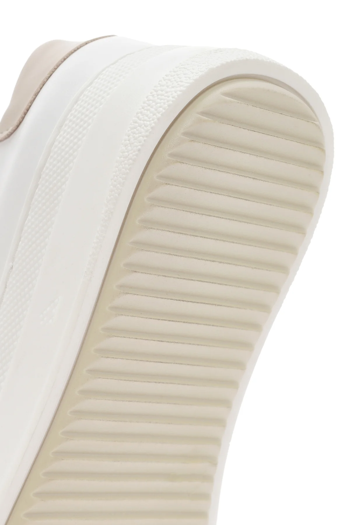 Kadın Beyaz Bağcıklı Kalın Topuklu Sneaker - Image 9