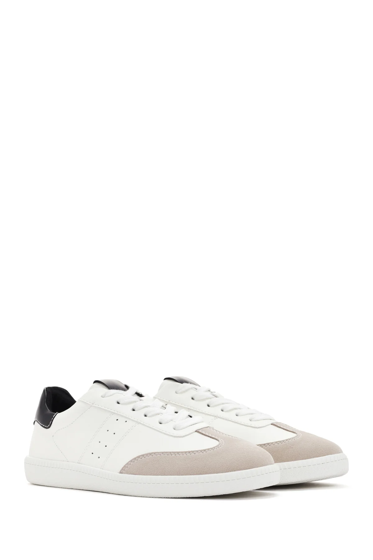 Kadın Beyaz Bağcıklı Sneaker - Image 3